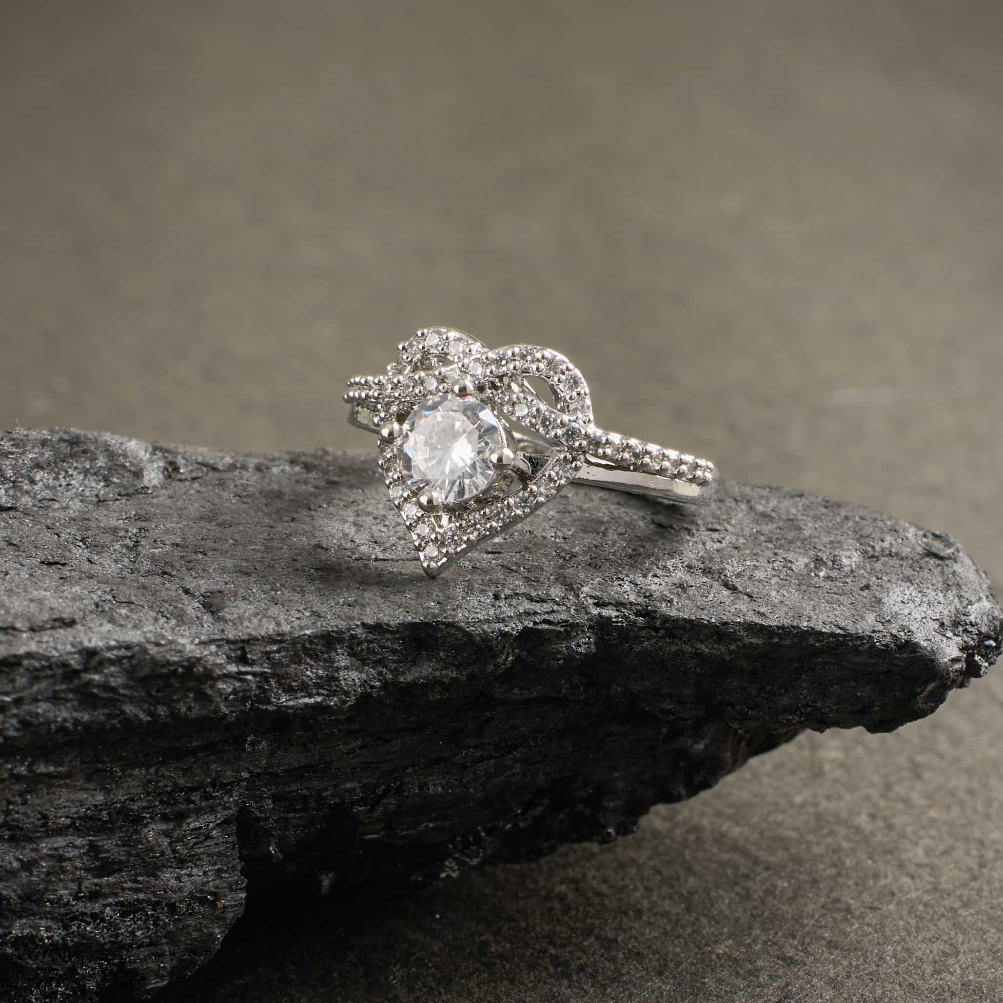 The Solitaire Love Ring