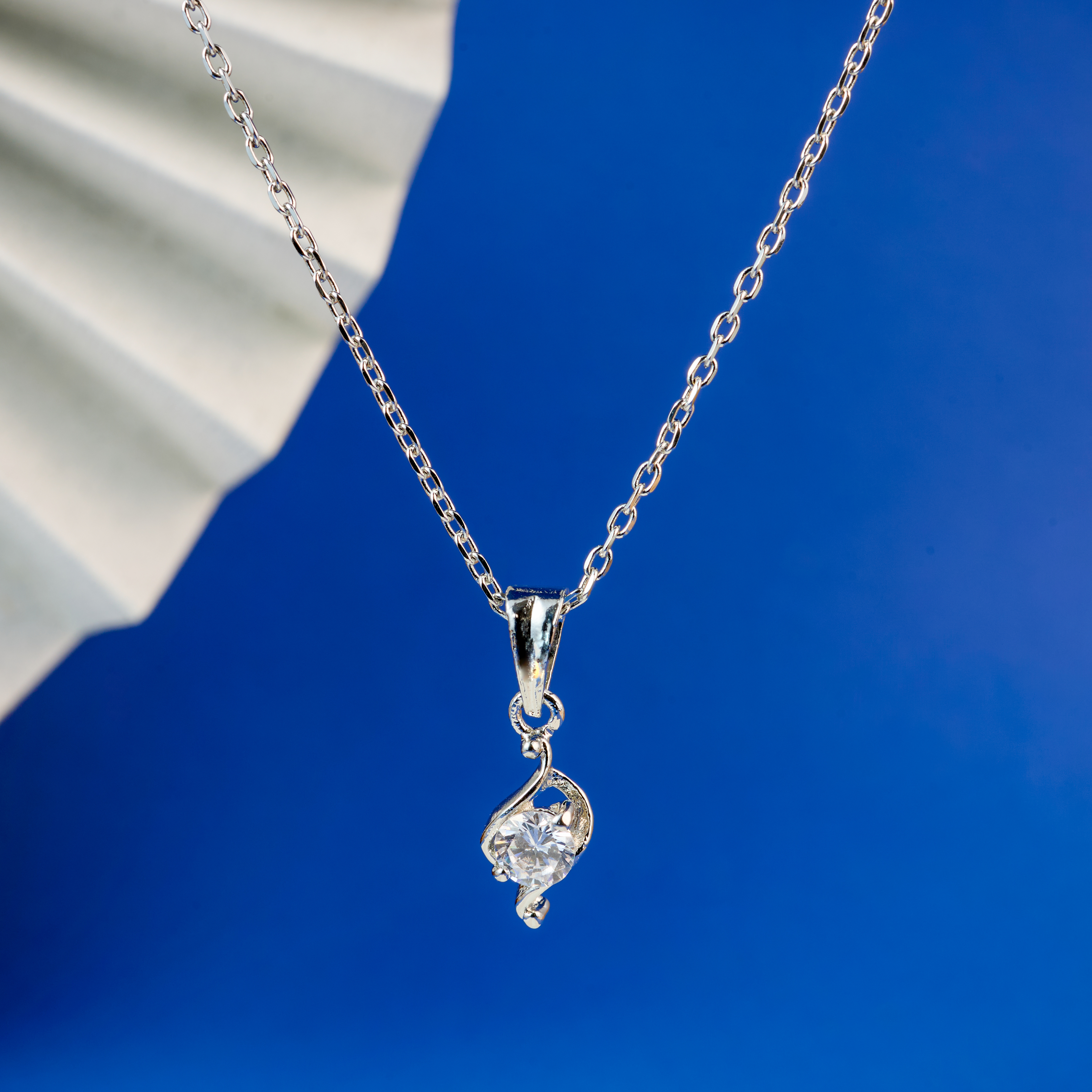 Twirl Drop Silver Chain