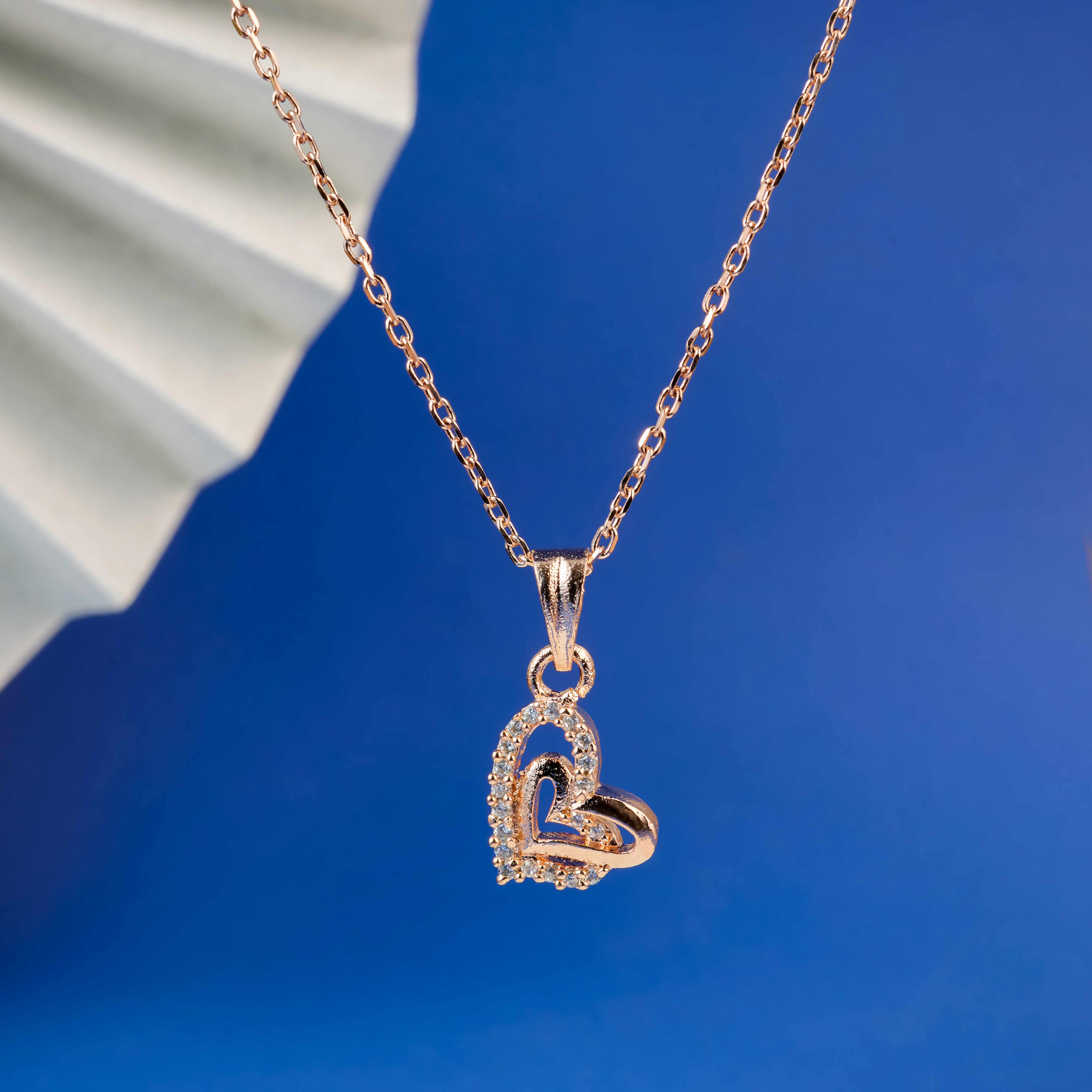 Heart Embrace Rosegold Pendant Chain