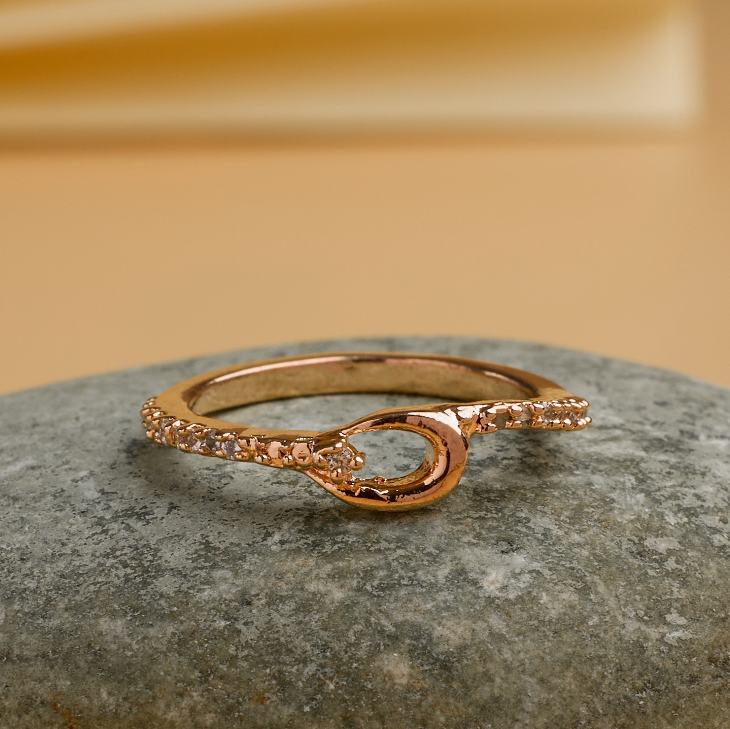 Rosegold Eternal Loop Band