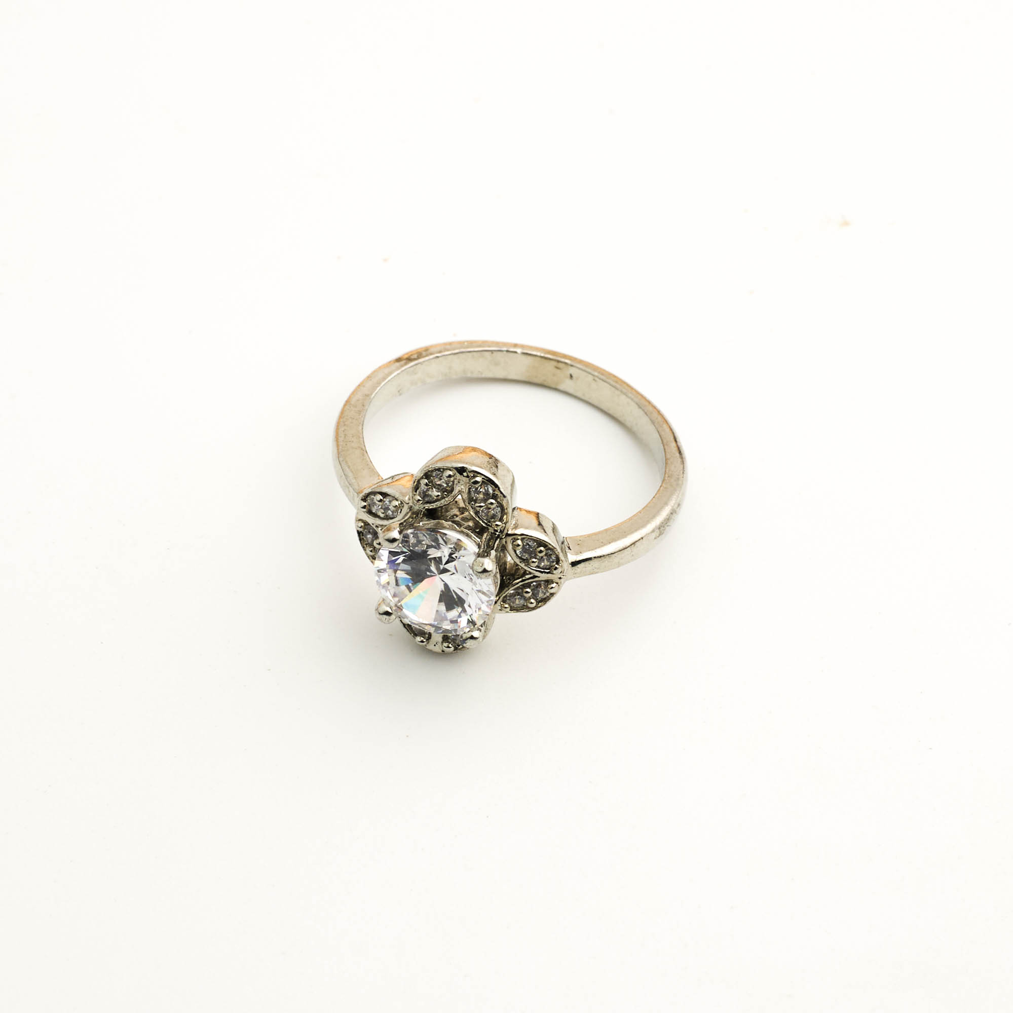Silver Petal Crown Solitaire