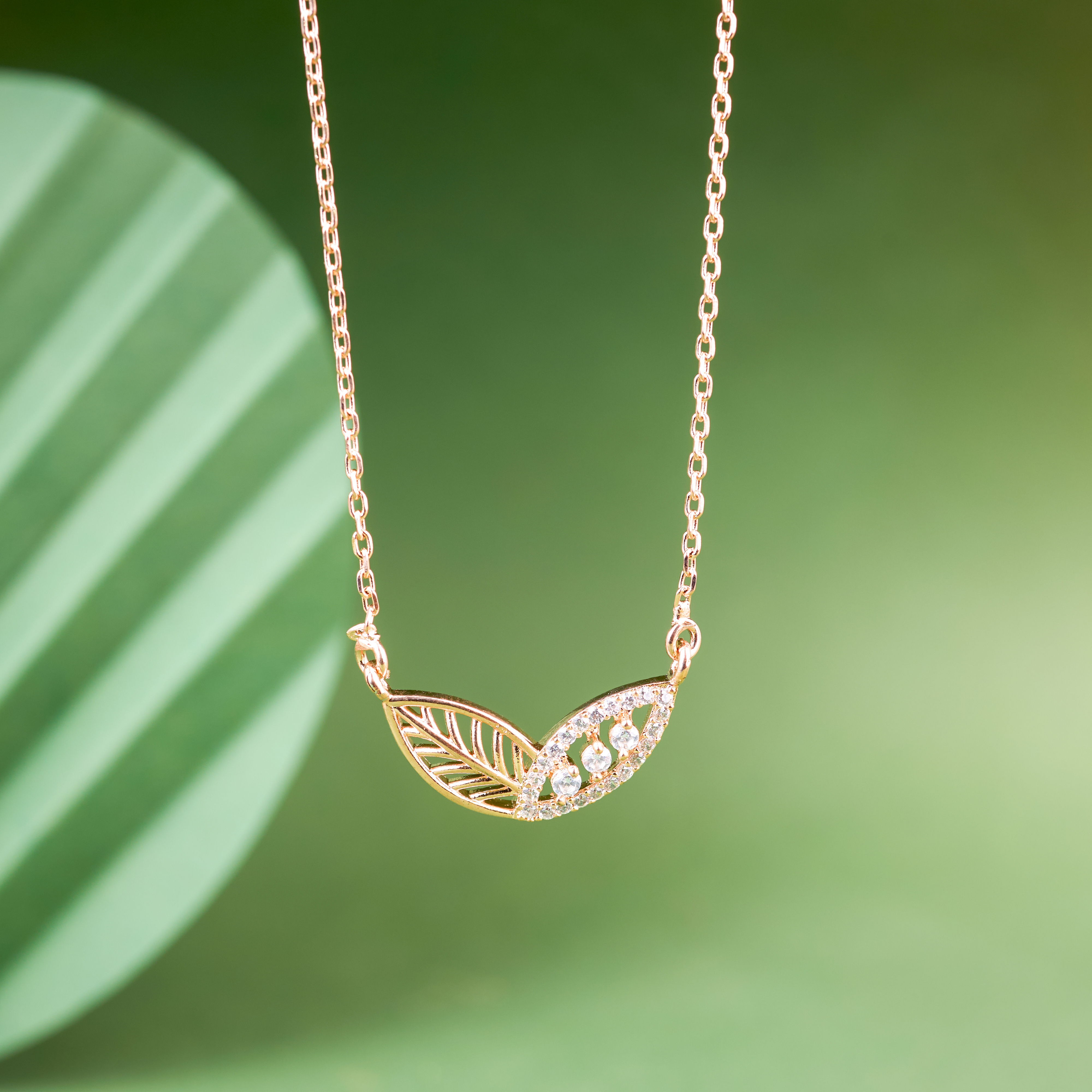 Rosegold plated Orbit Bloom Diamond Chain