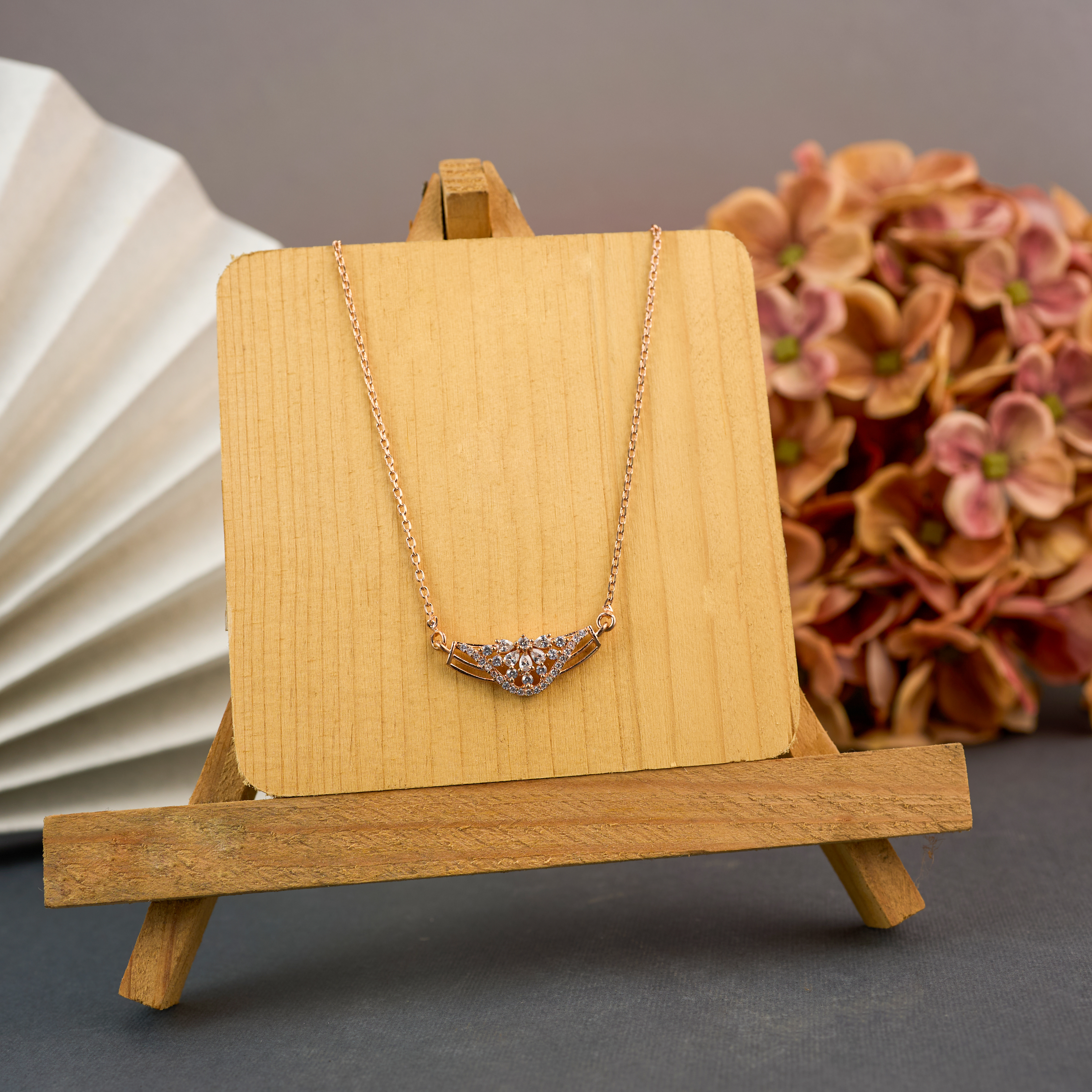 The Wave of Rosegold floral Love Chain