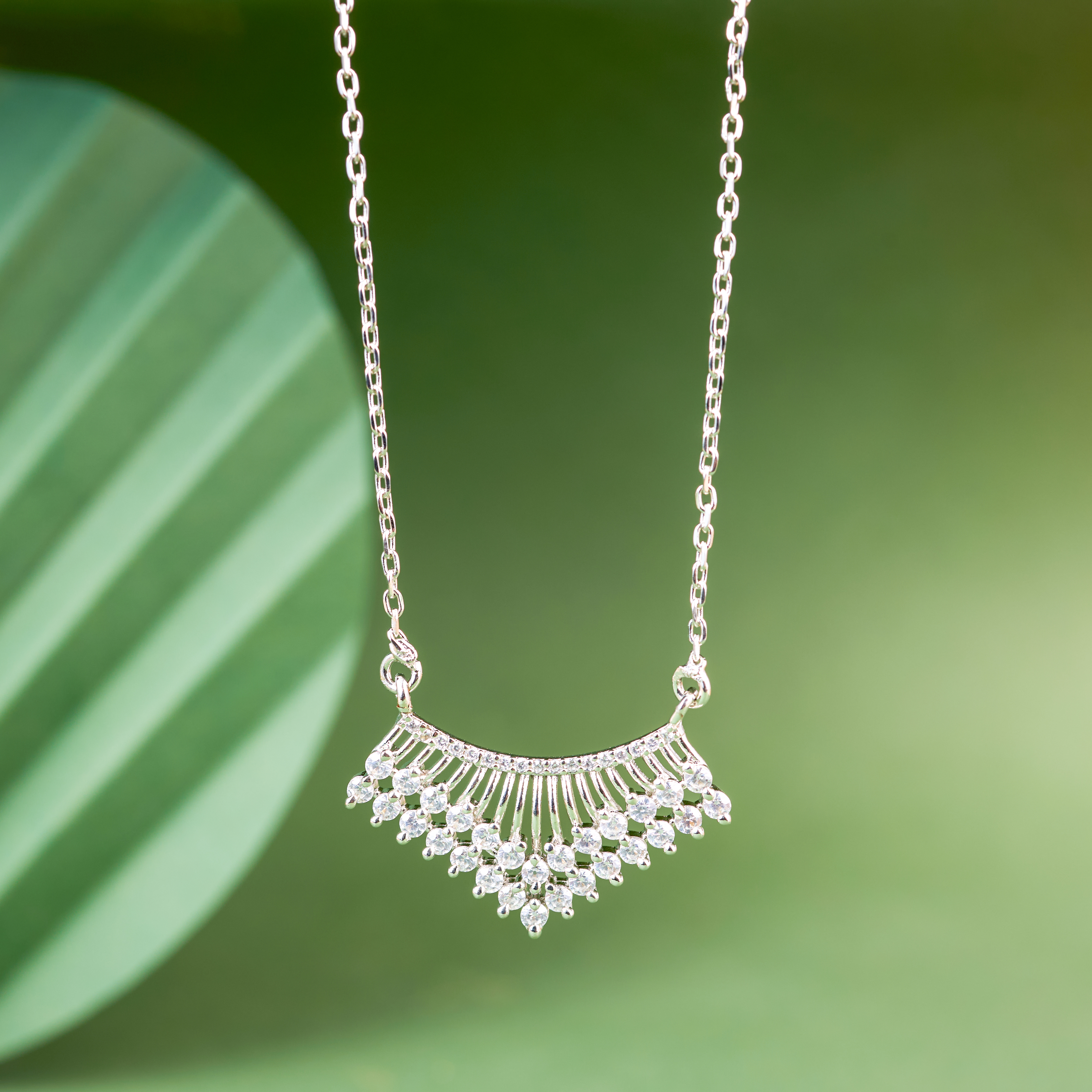 Nimoraa Fan Drop Diamond Silver Chain