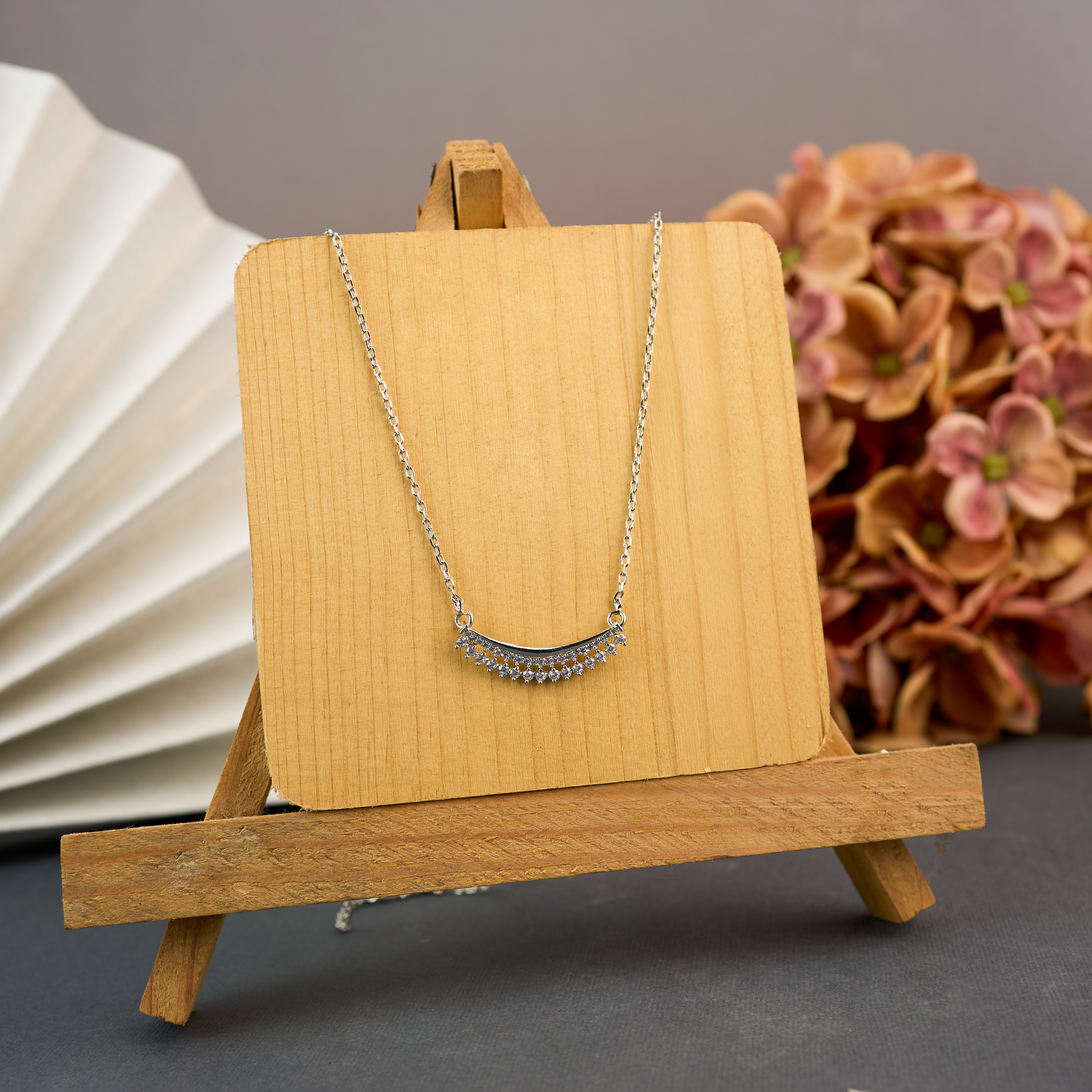 Nimoraa Silver Curved Sparkle Chain