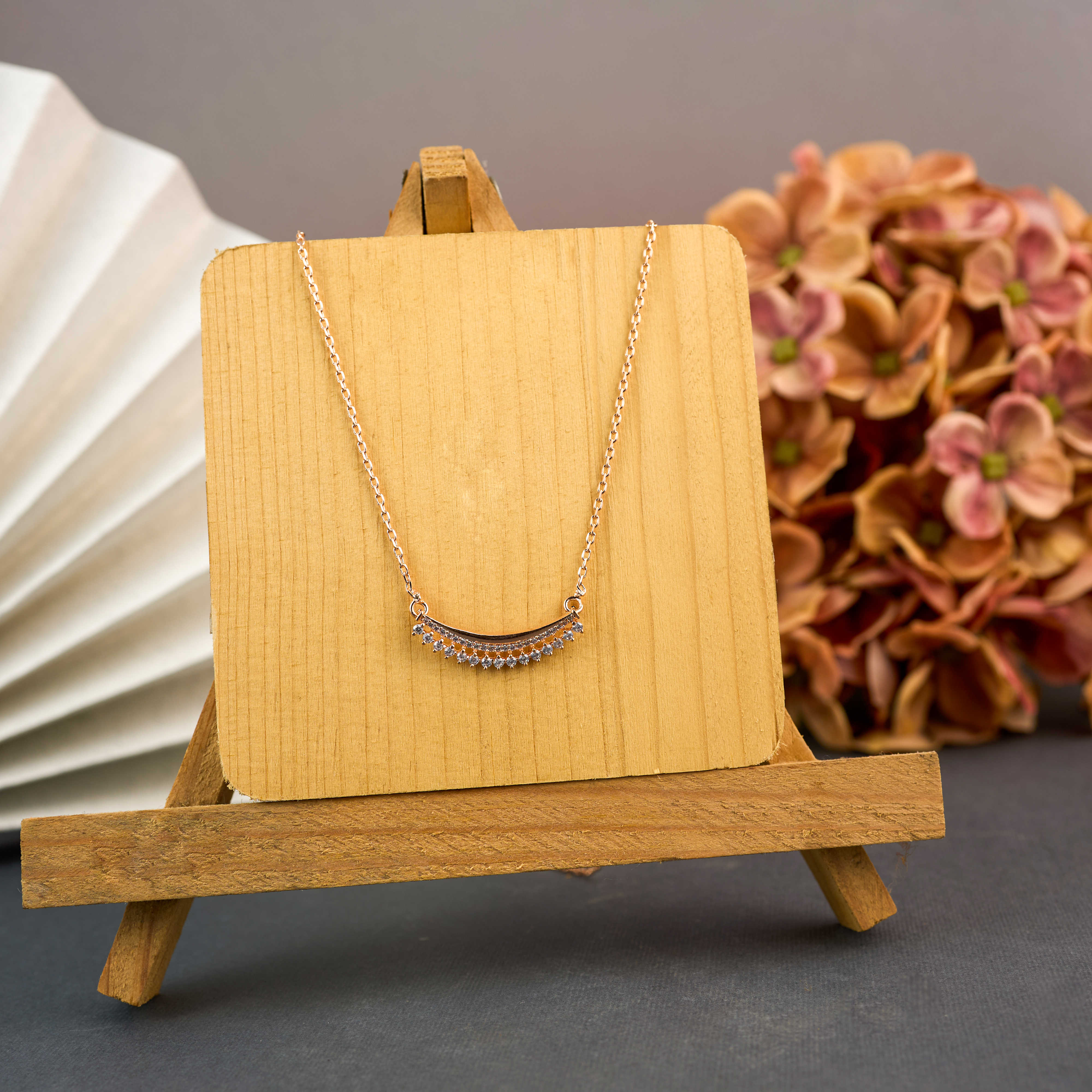 Nimoraa Rosegold Curved Sparkle Chain