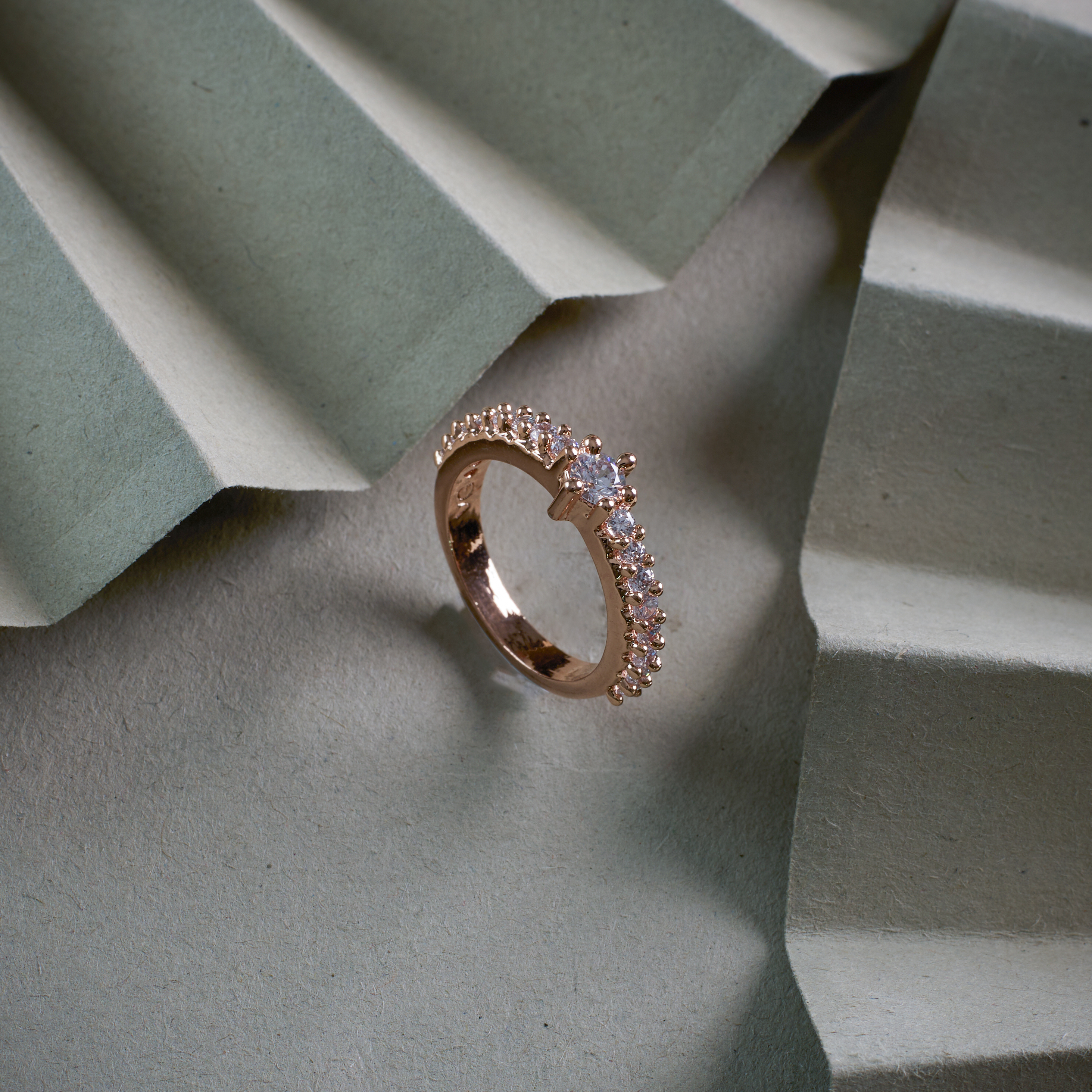 The Daily Sleek Solitaire Beauty – Rosegold Plated