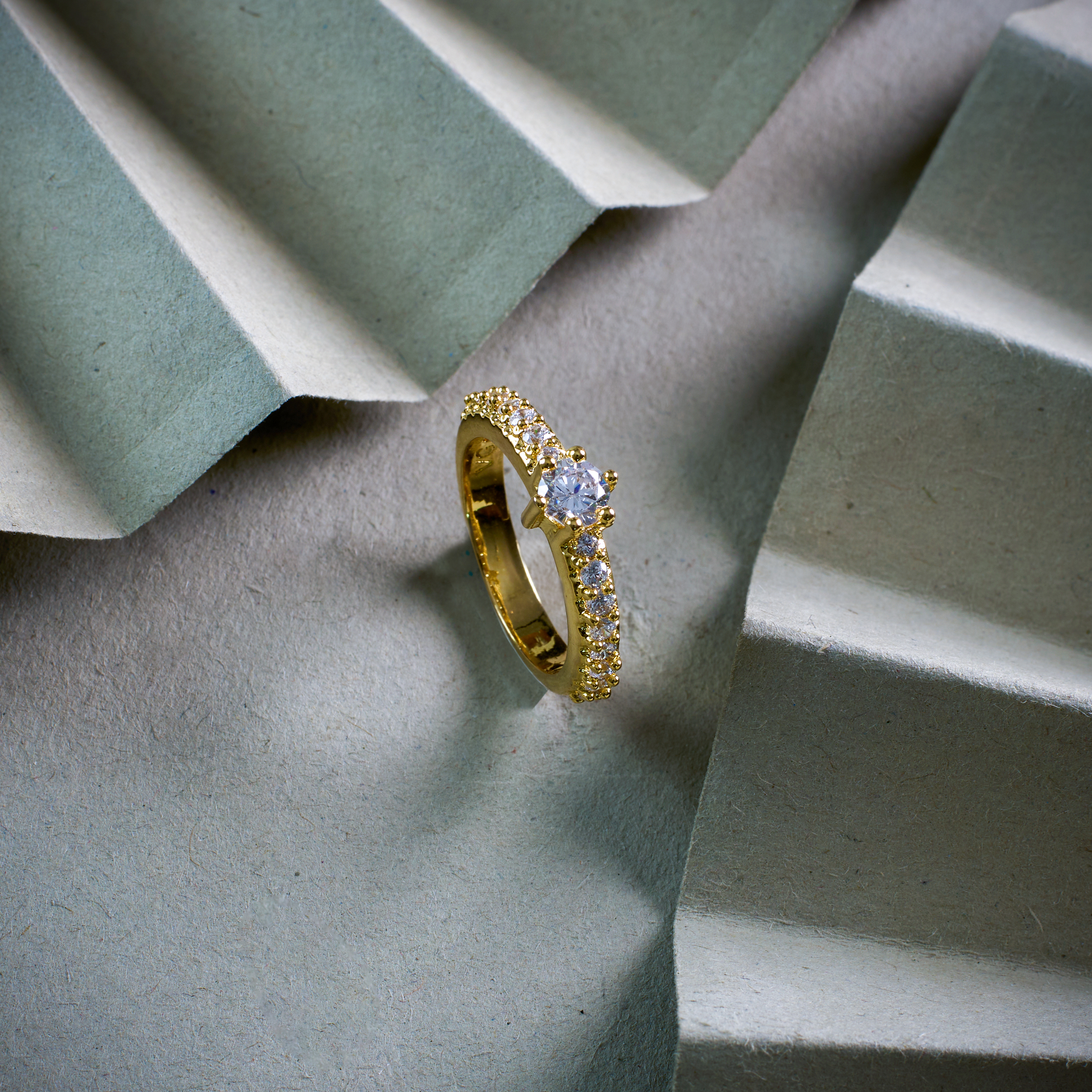 The Daily Sleek Solitaire Beauty – Gold Plated