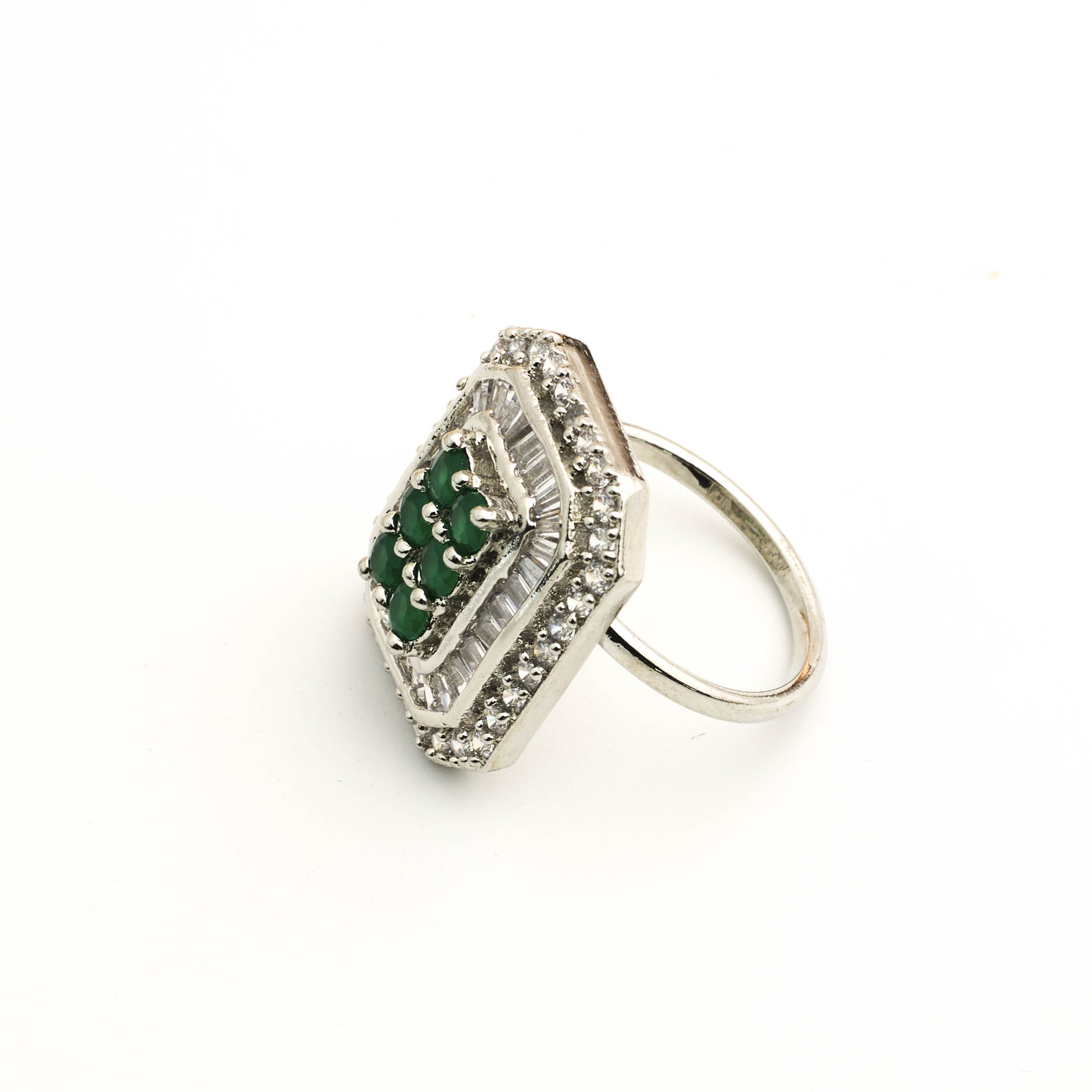 The Silver Emerald Magic Ring