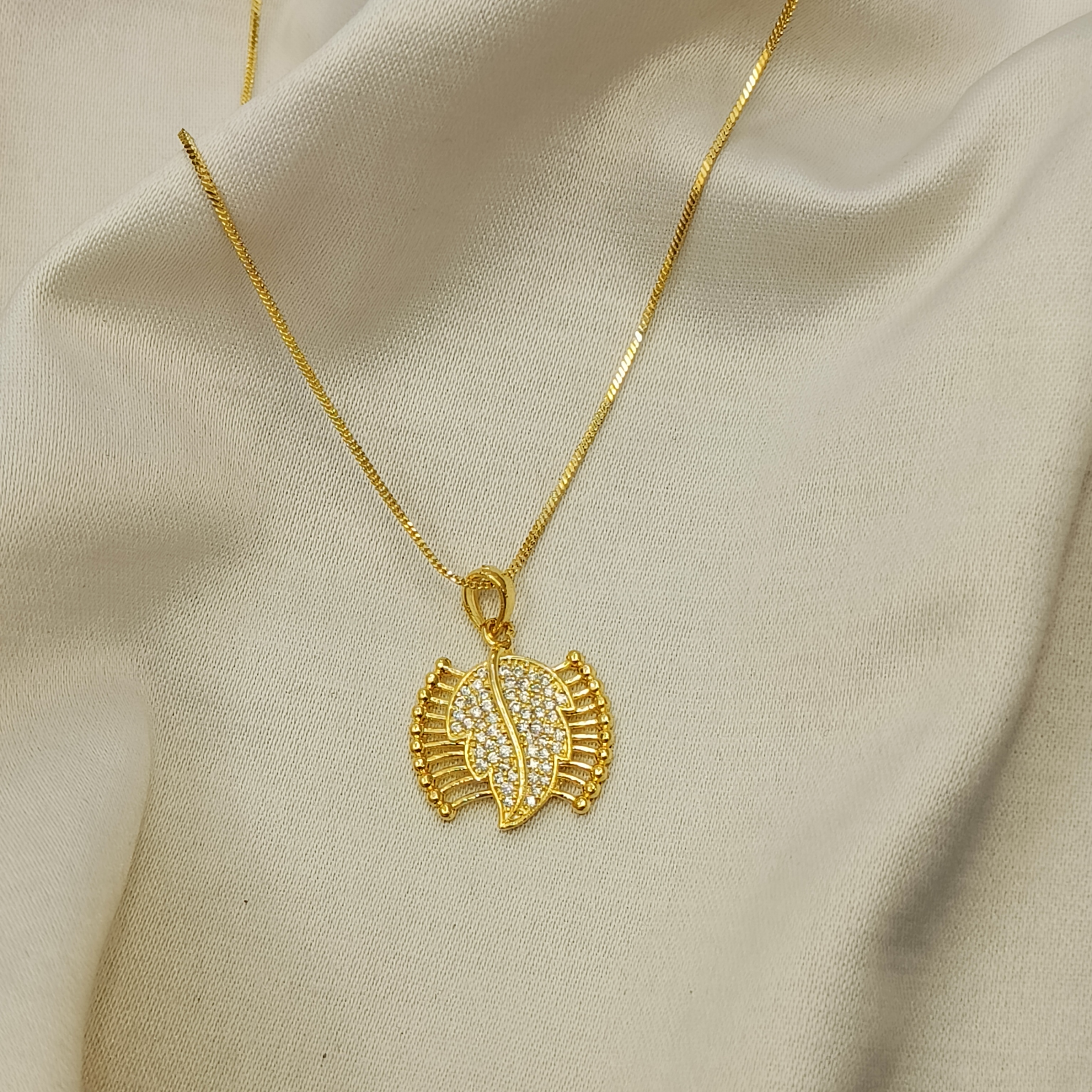 Stone Fan Leaf Gold Plated Pendant Chain