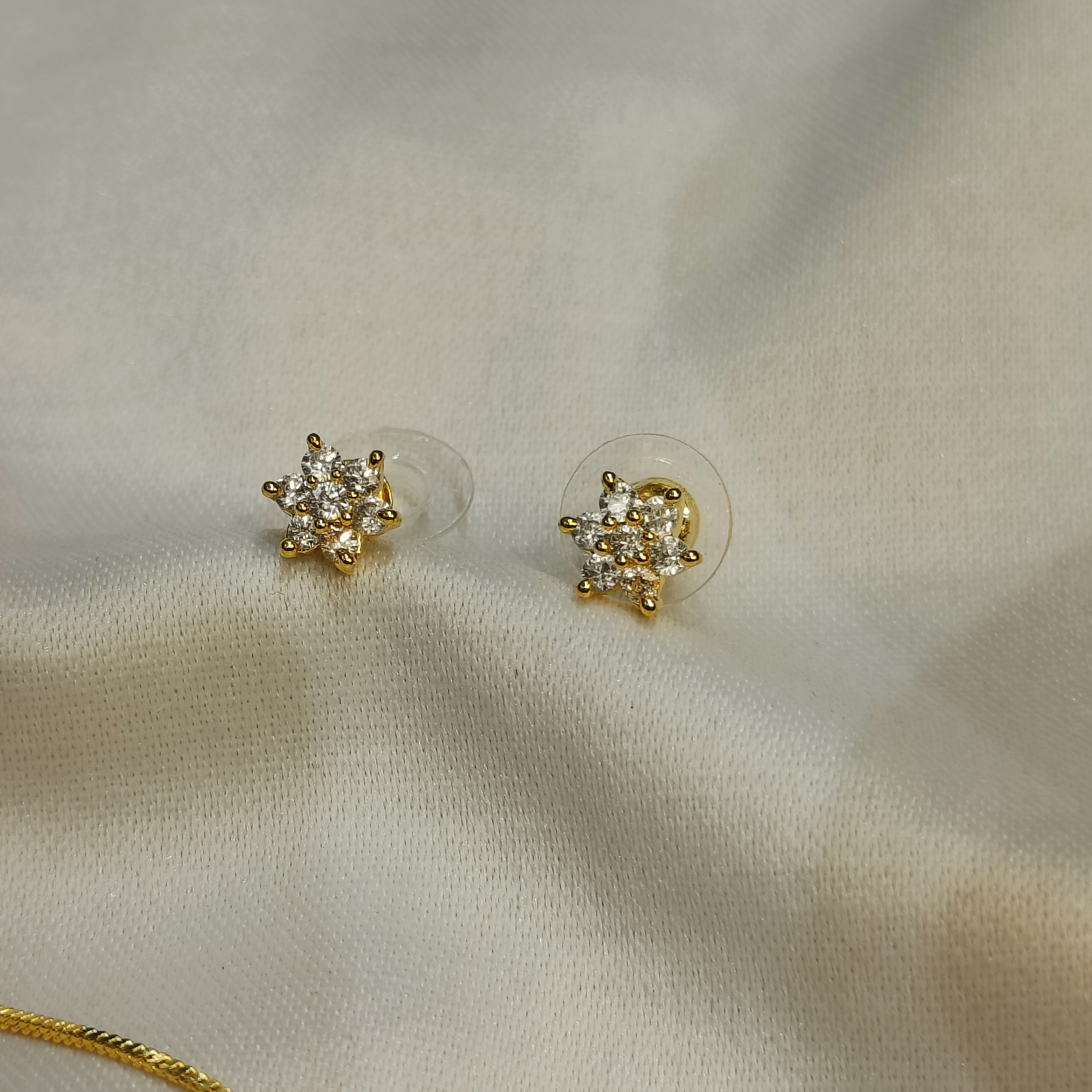 Starlume Blossom Gold Plated Pendant Chain Set