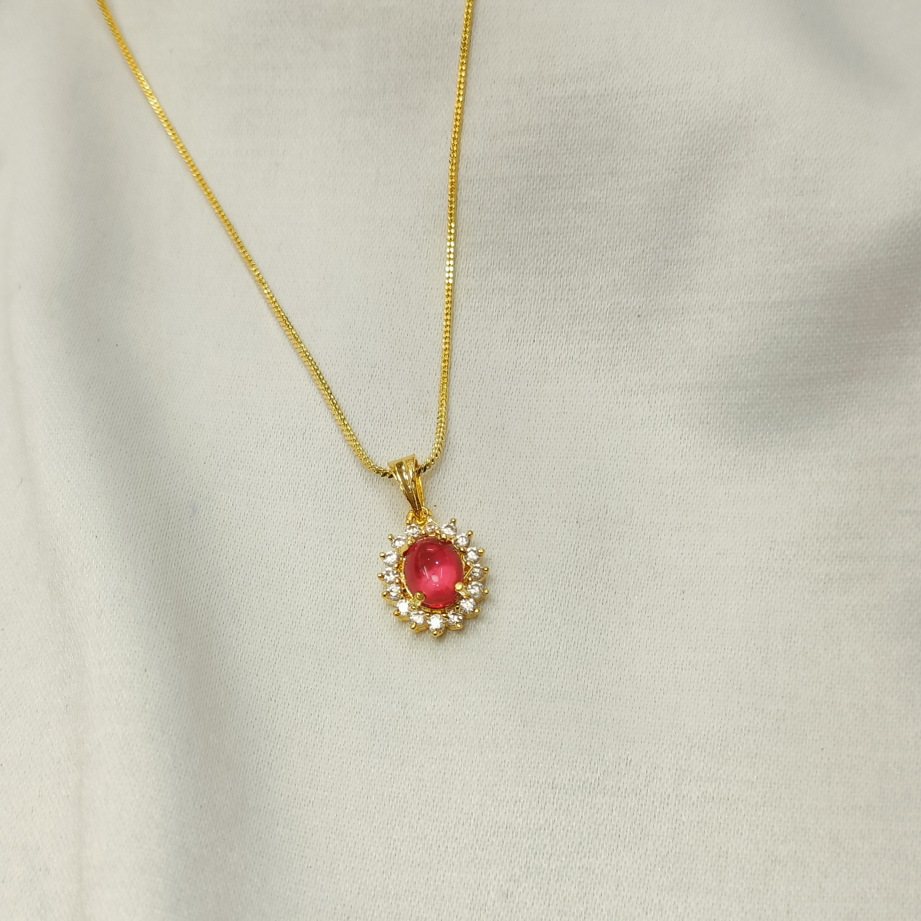 Aarohi Red Halo Pendant Set