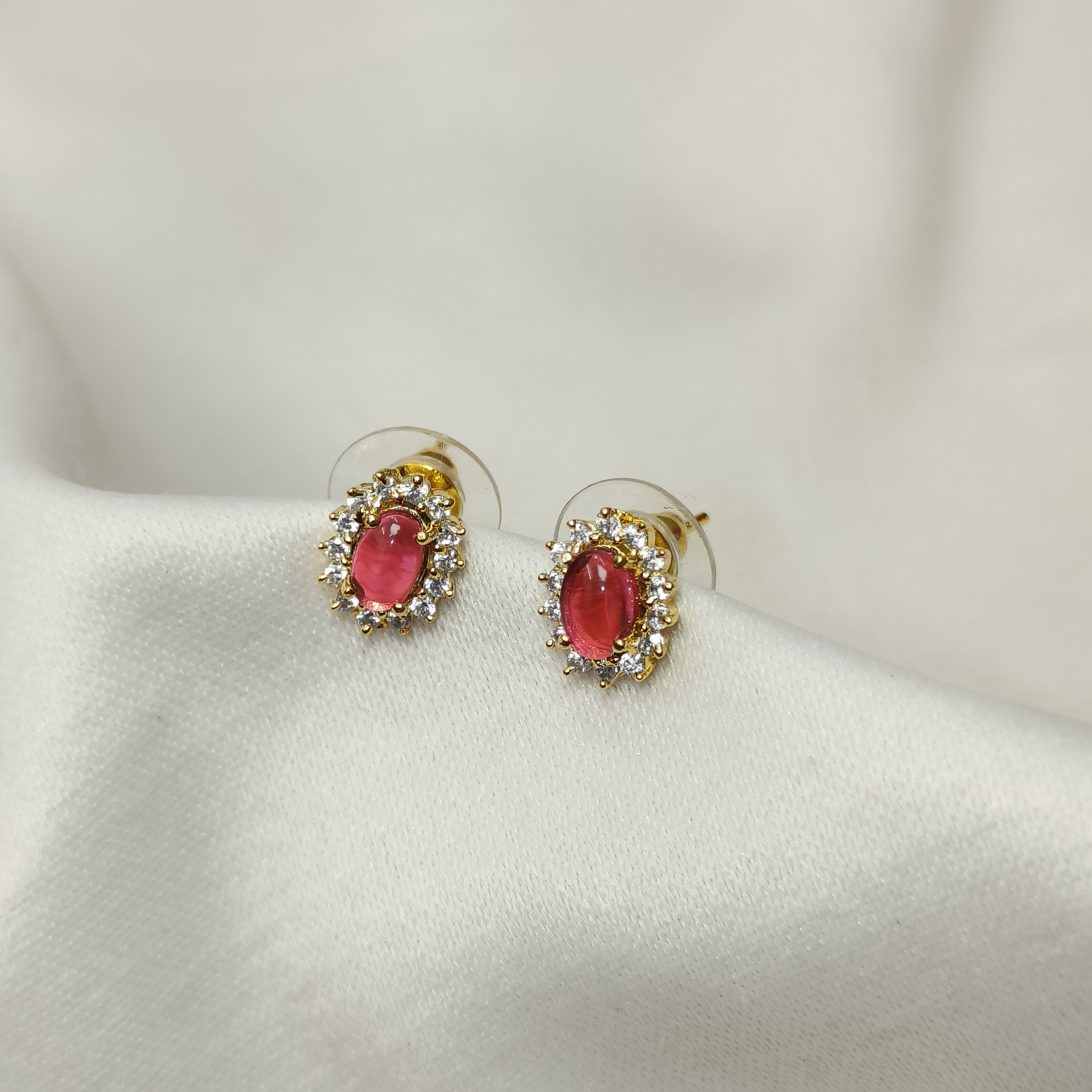 Aarohi Red Halo Pendant Set