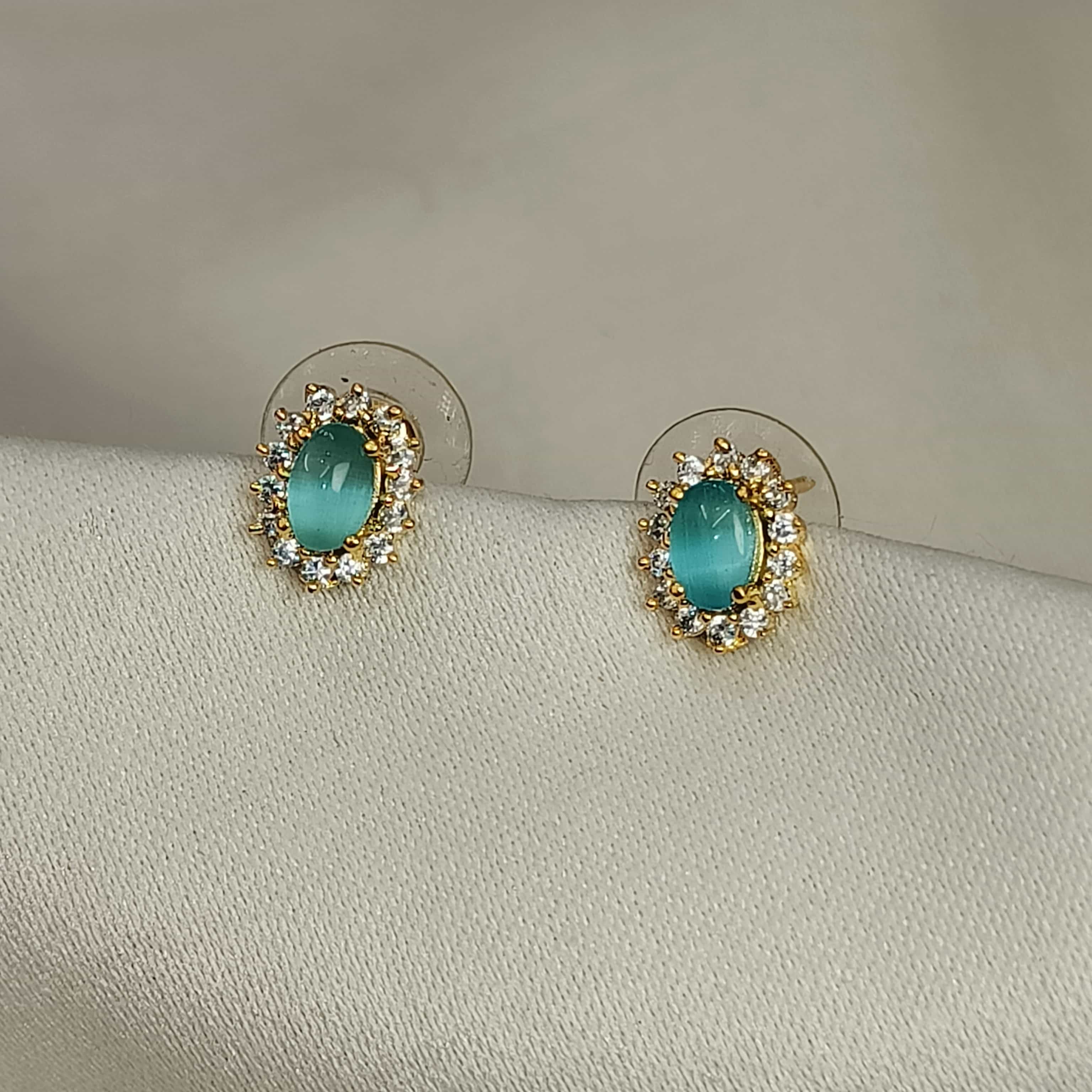 Aarohi Teal Halo Pendant Set