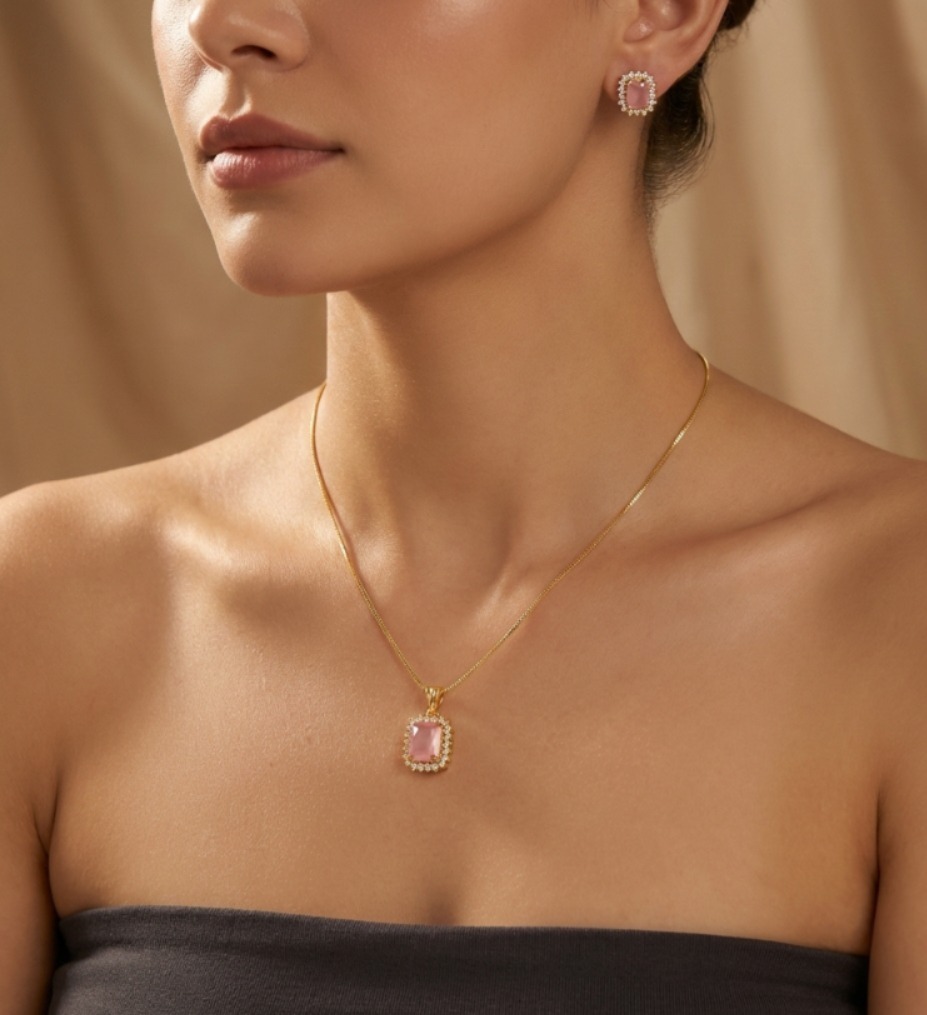 Meher Blush Halo Pendant Set