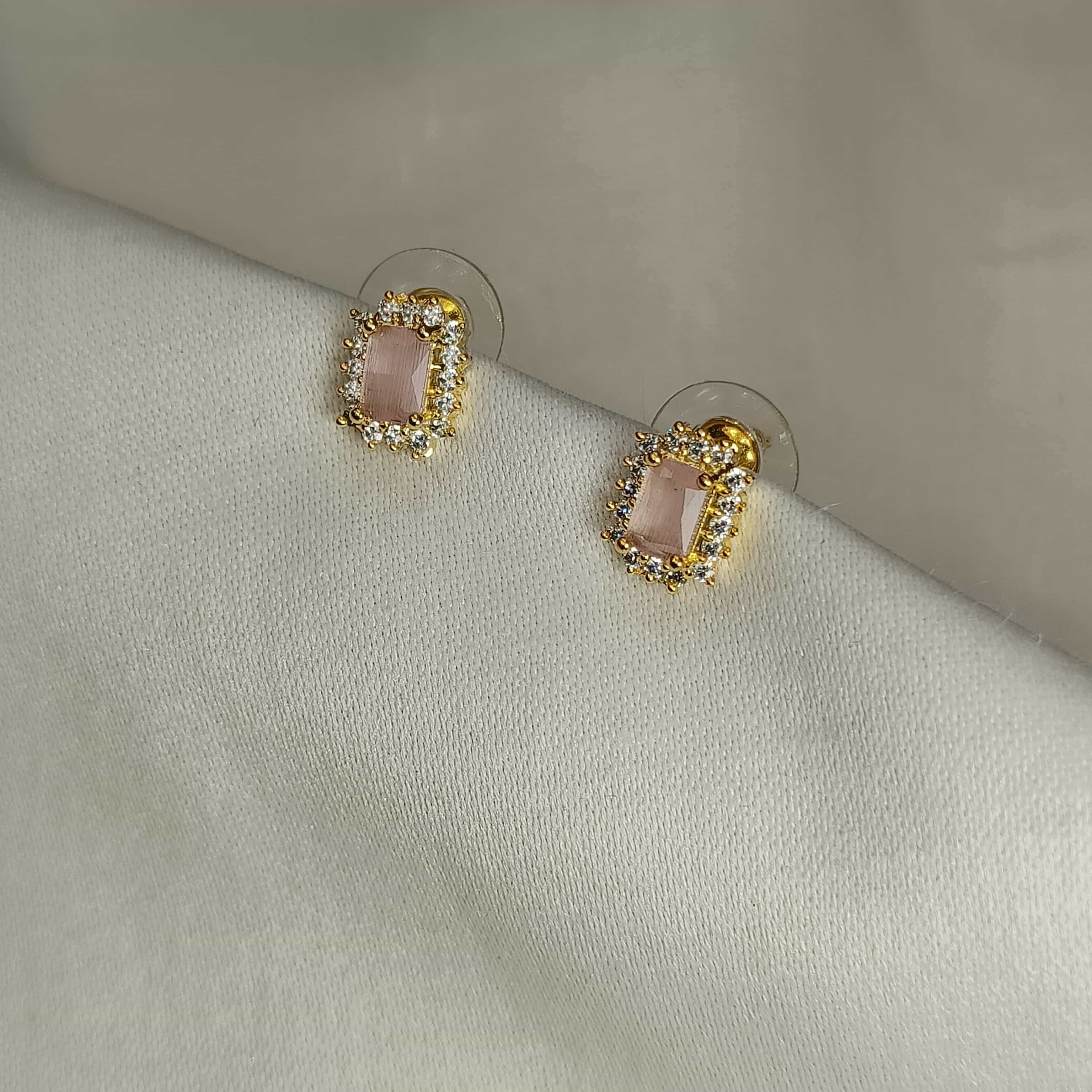 Meher Blush Halo Pendant Set