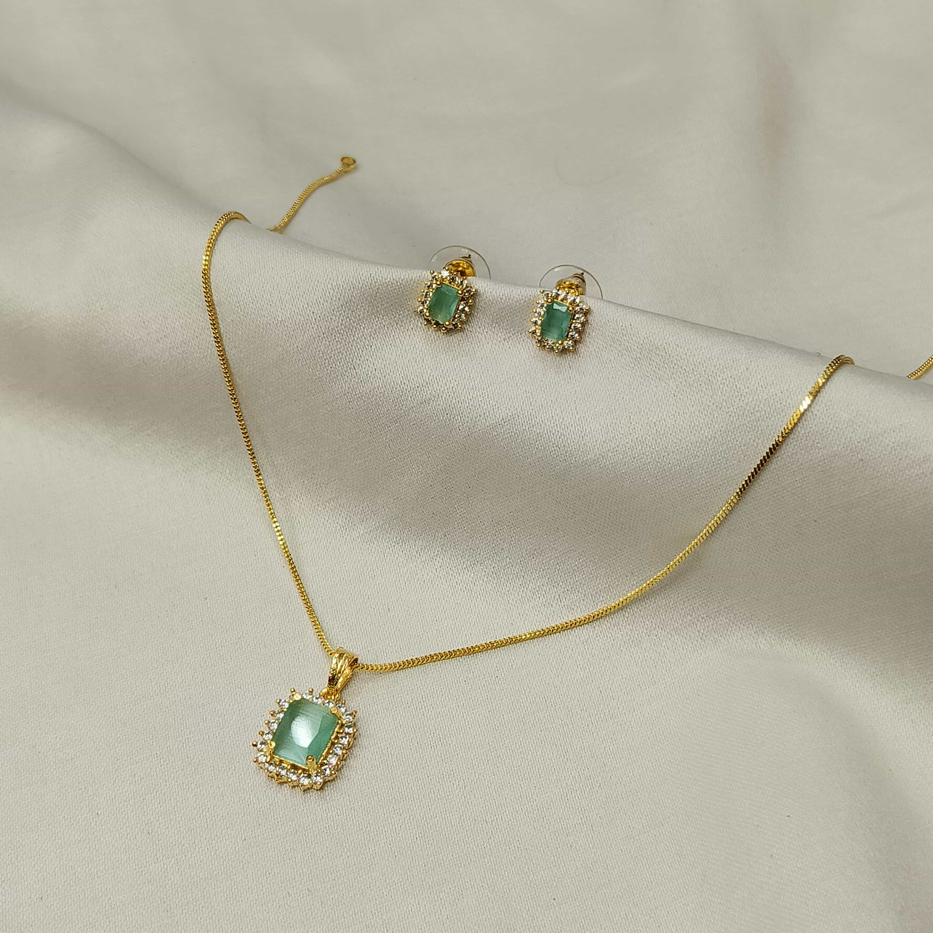 Meher Turquoise Halo Pendant Set
