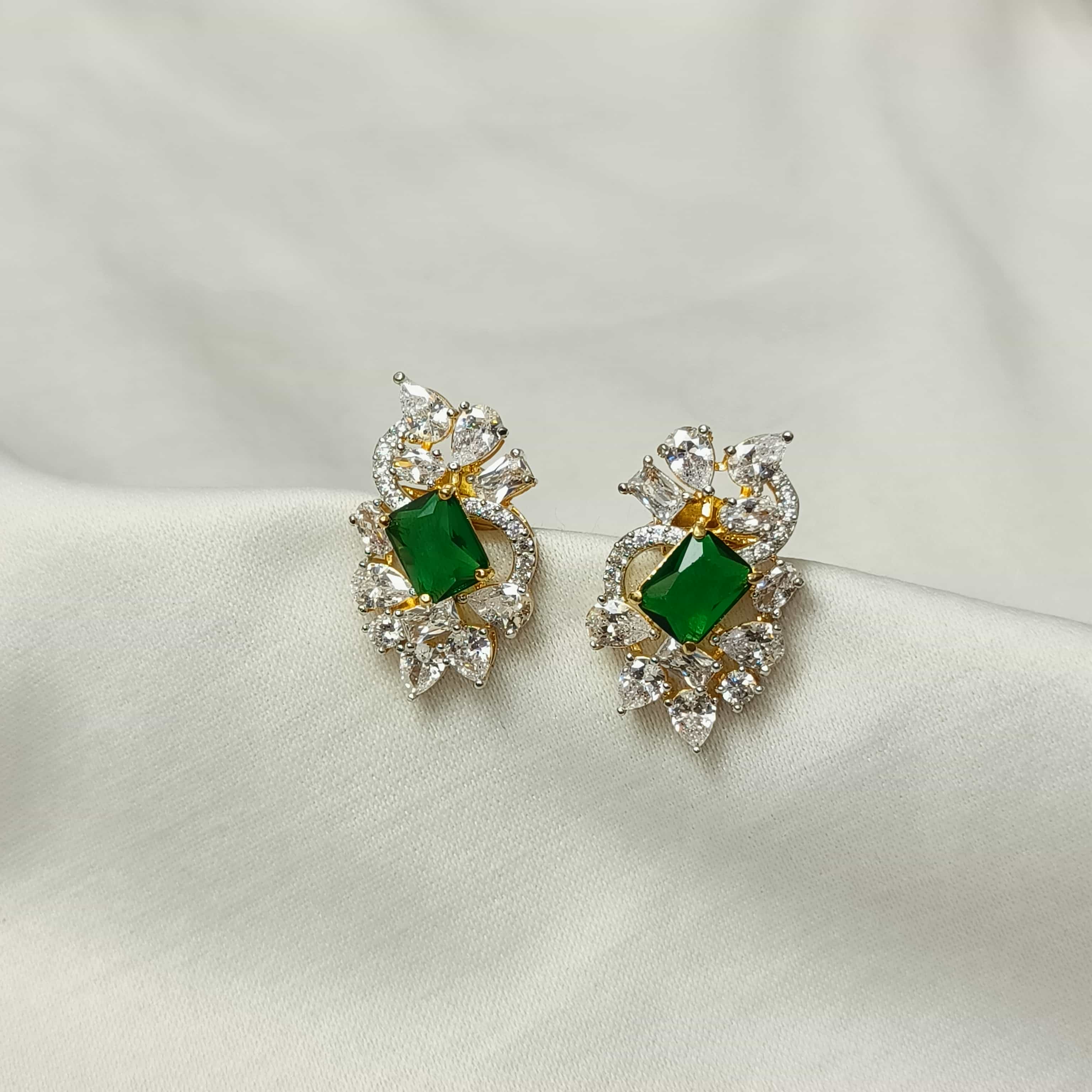 Riwaayat Emerald Party Pendant Set