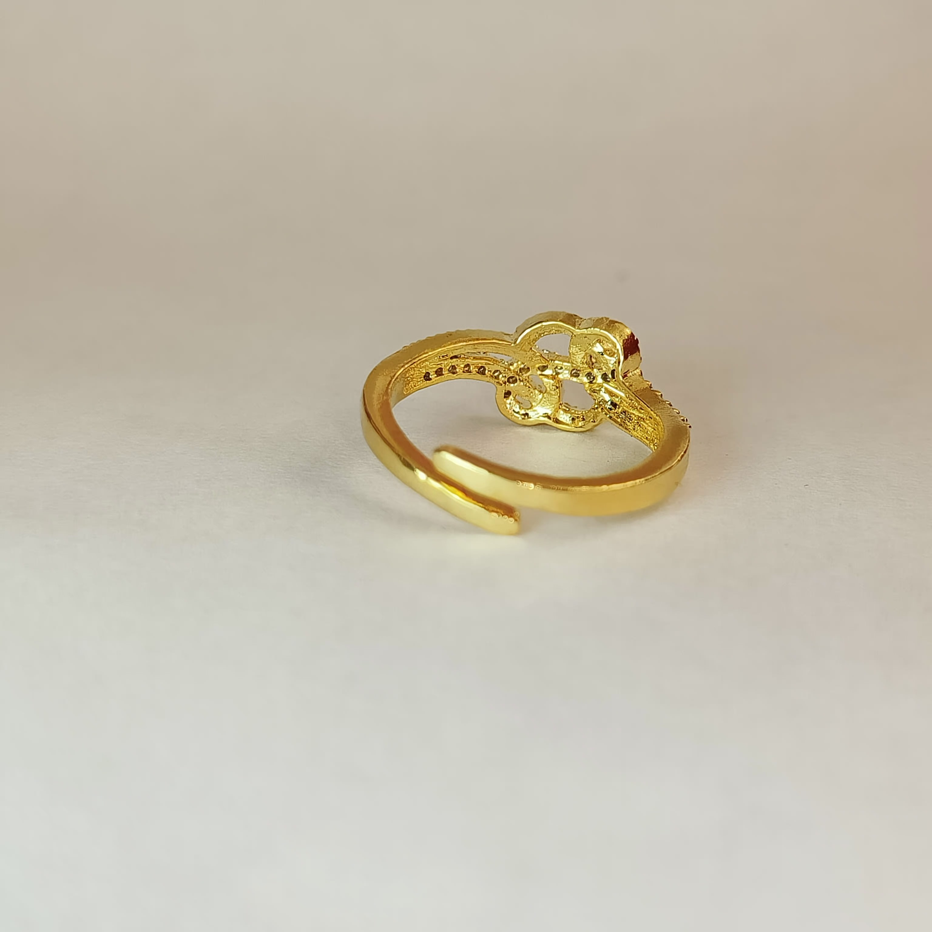 Nimoraa Eternal Knot Open Ring