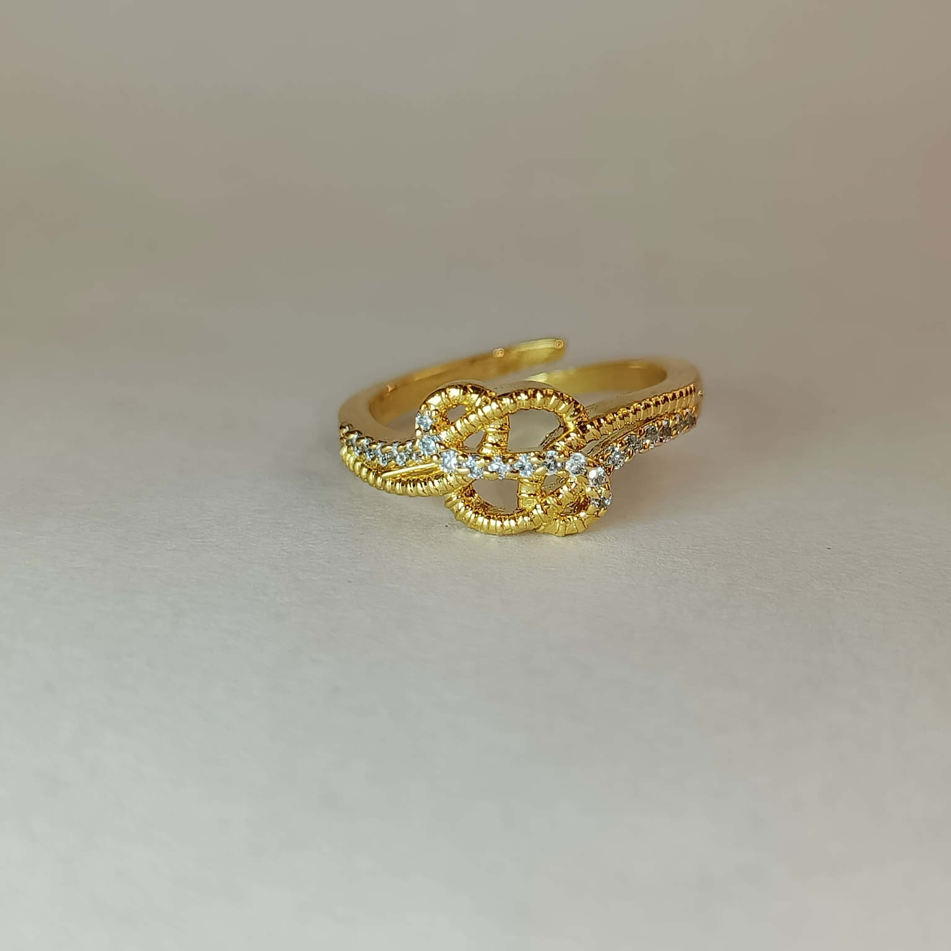 Nimoraa Eternal Knot Open Ring