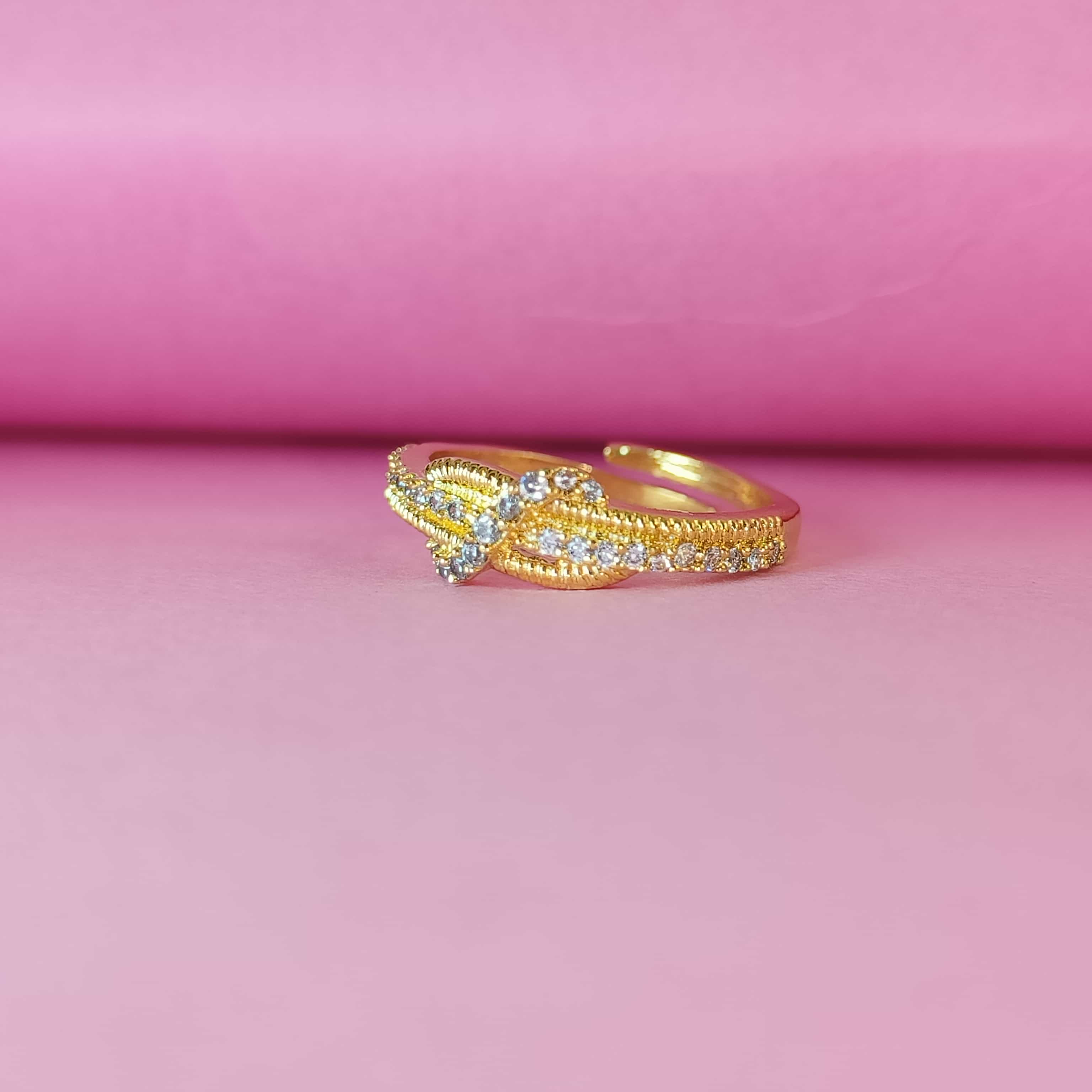 Nimoraa Gilded Knot Grace Ring