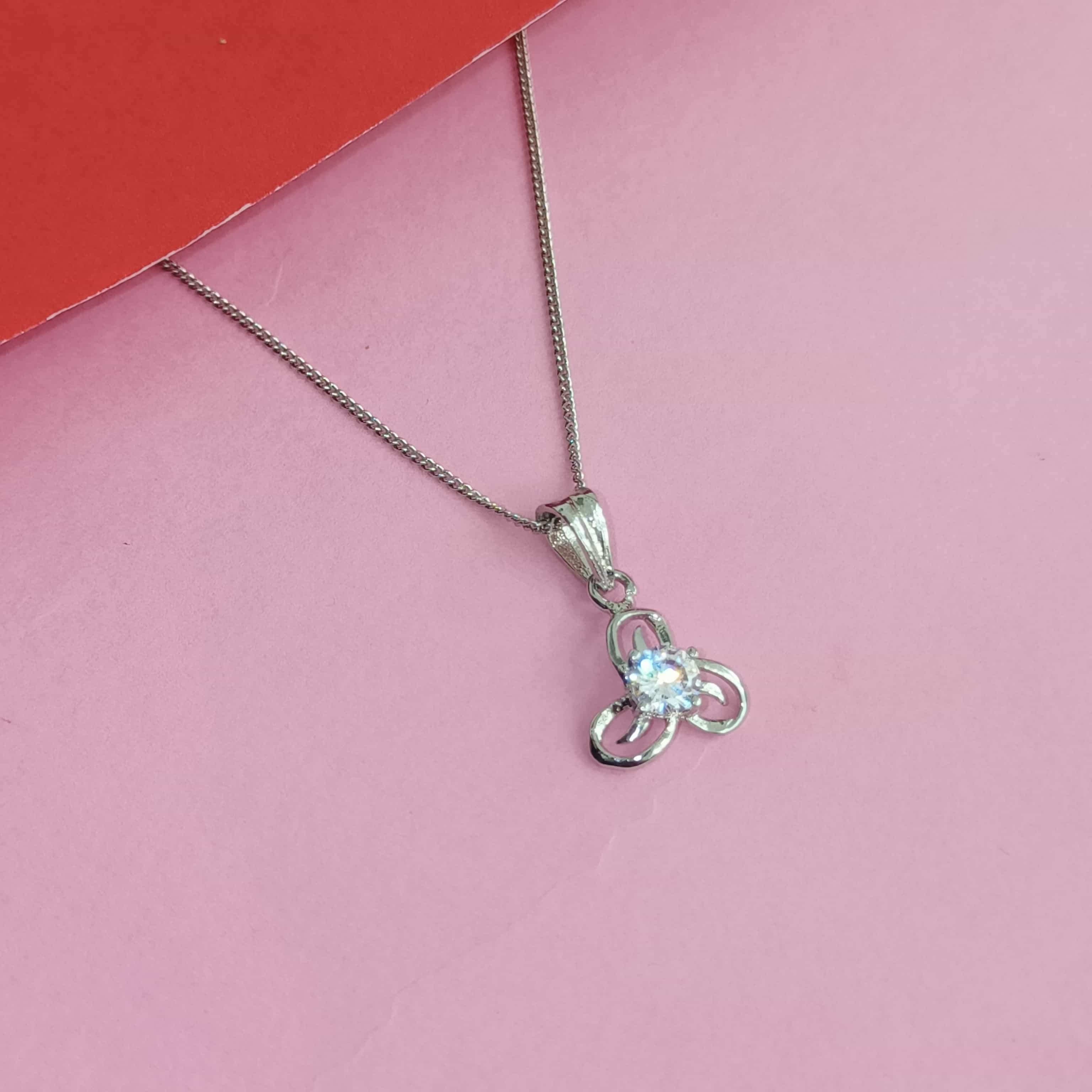 Nimoraa Celeste Knot Pendant Set