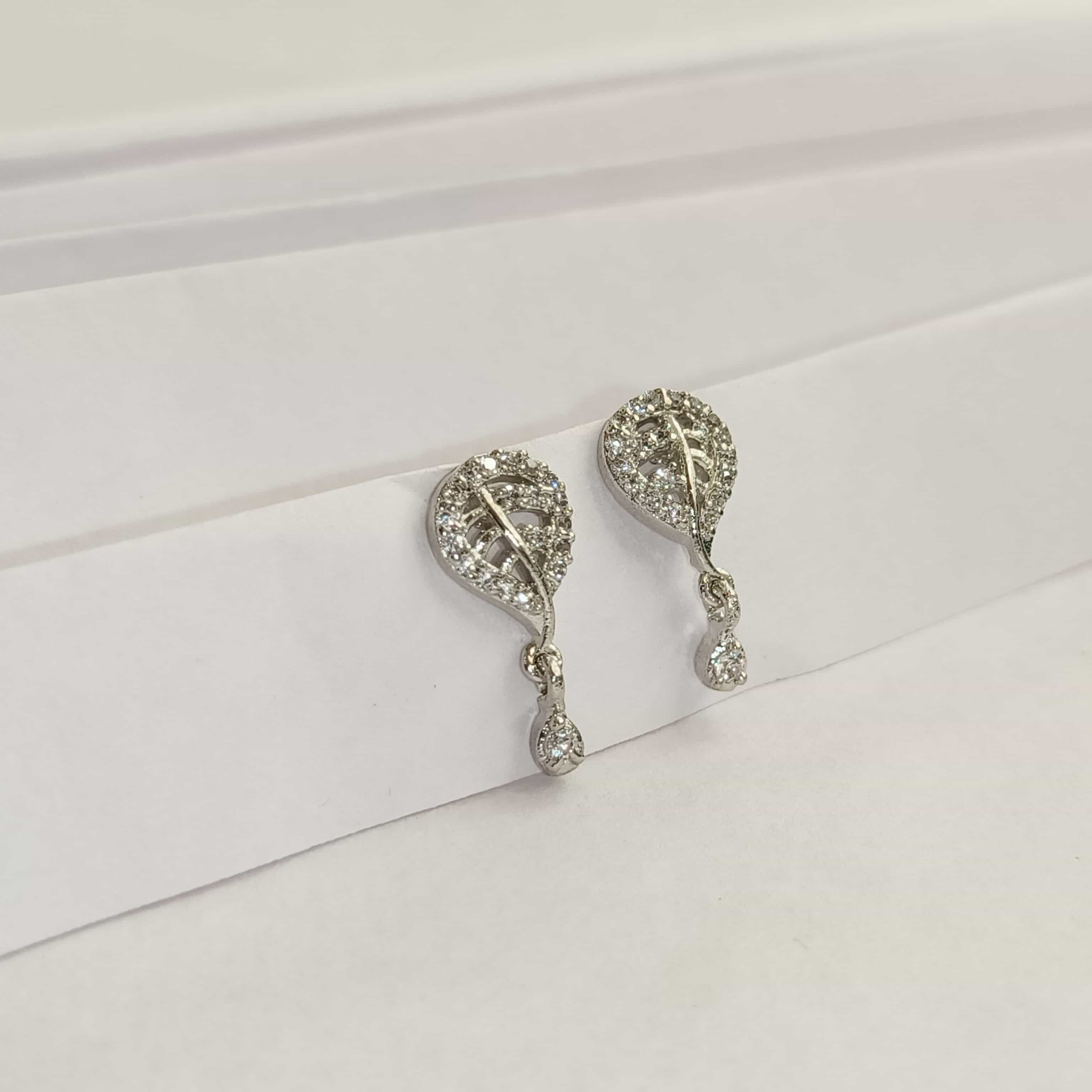 Nimoraa Silver Leaf Whisper Pendant Set