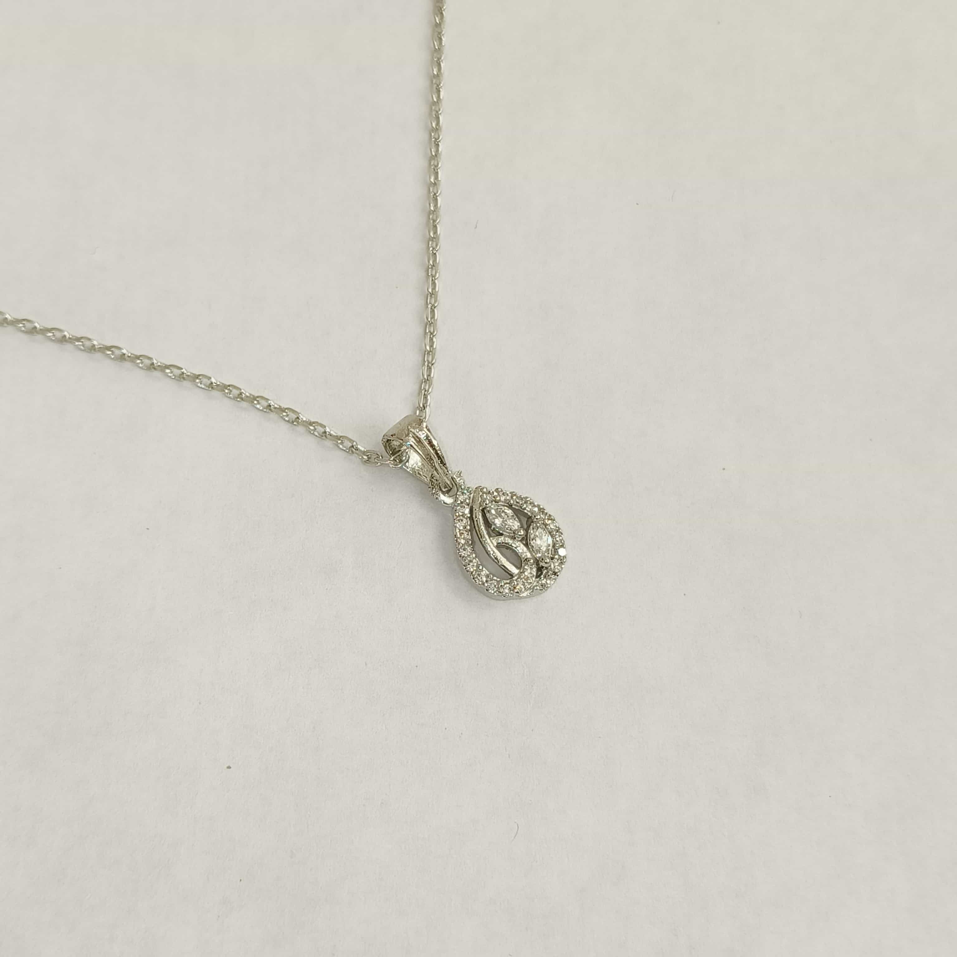 Nimoraa Silver Dewdrop Grace Pendant Set