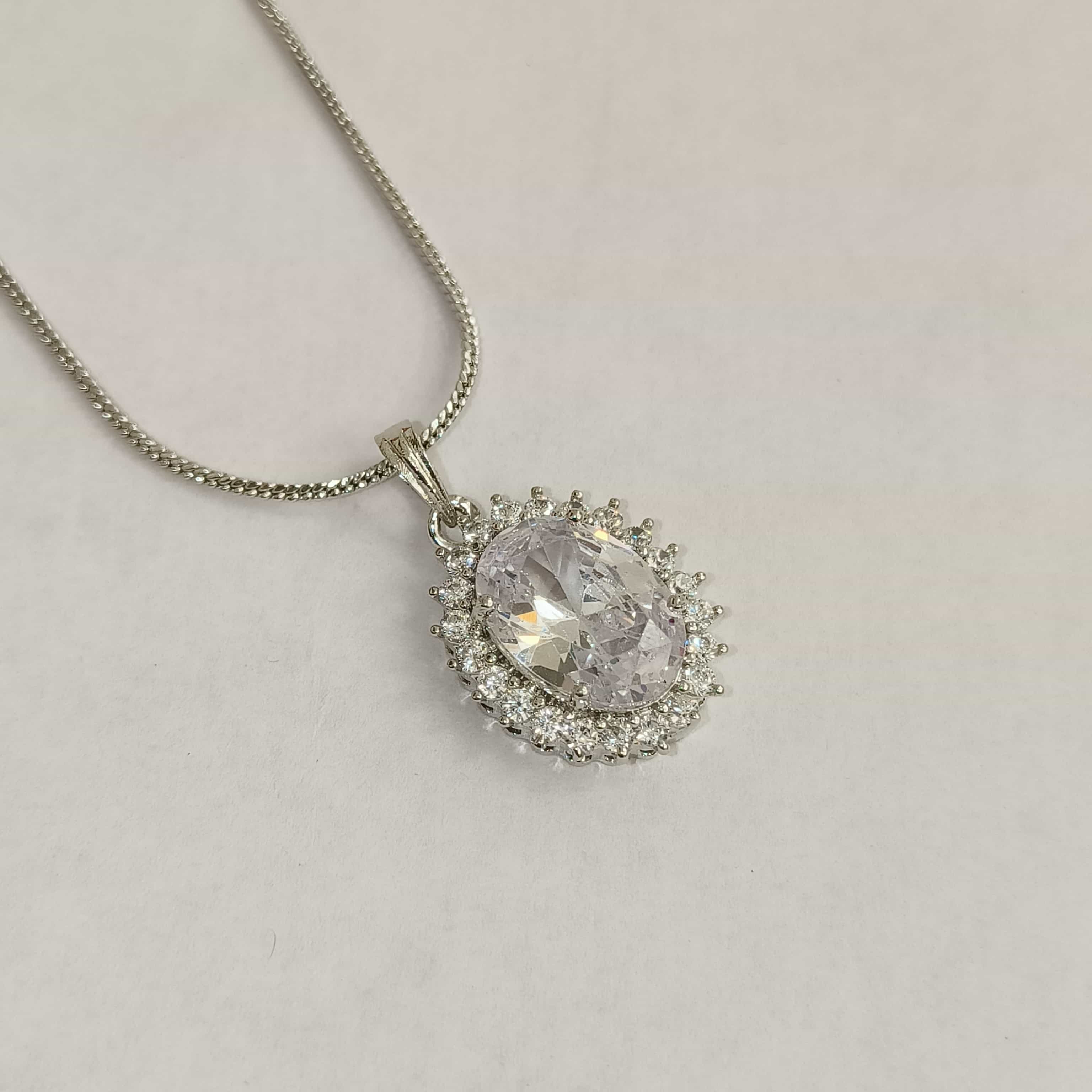 Nimoraa Silver Oval Halo Elegance Pendant Set