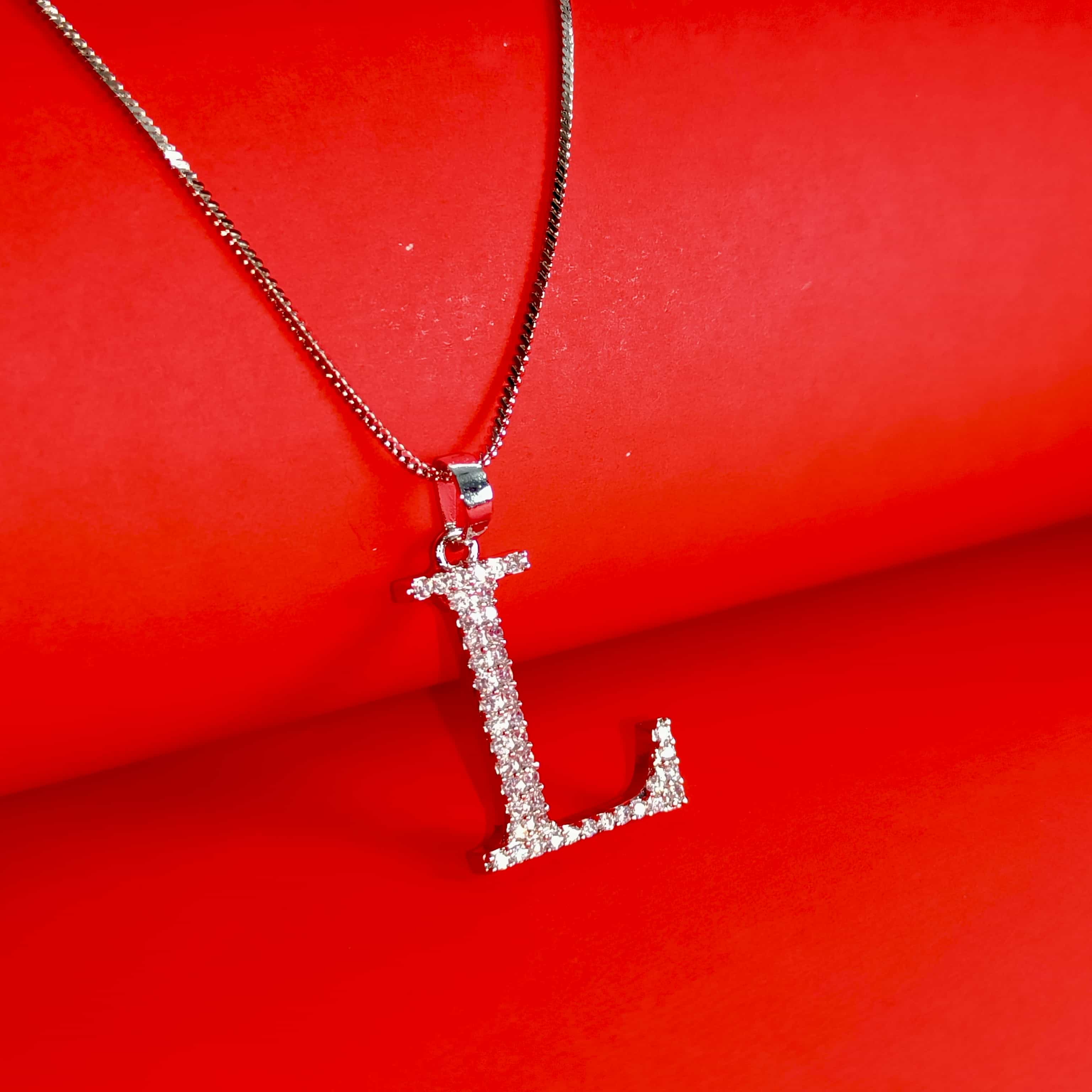 Nimoraa L Initial Silver Pendant Chain