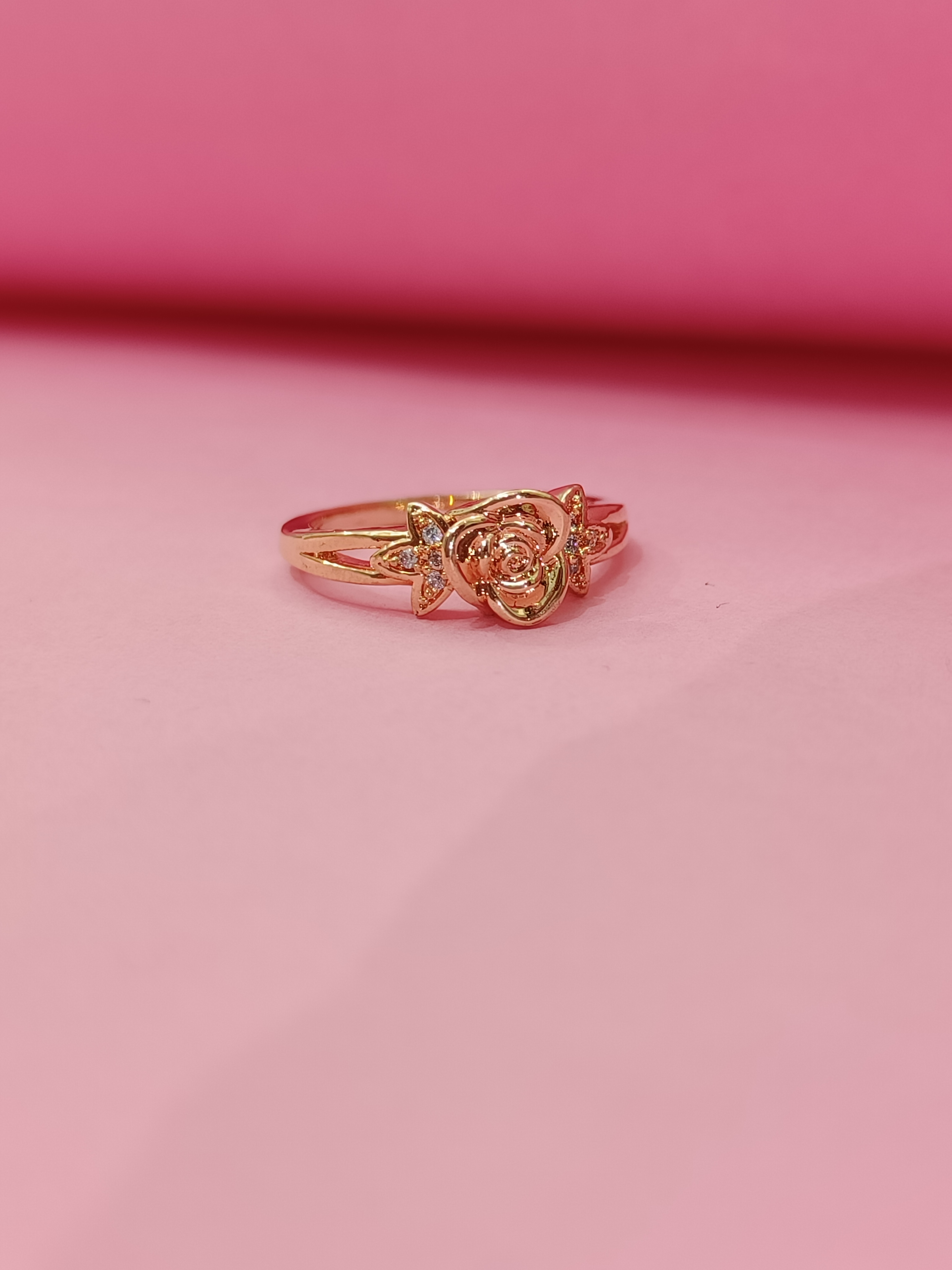 Nimoraa Rose Whisper Gold Ring