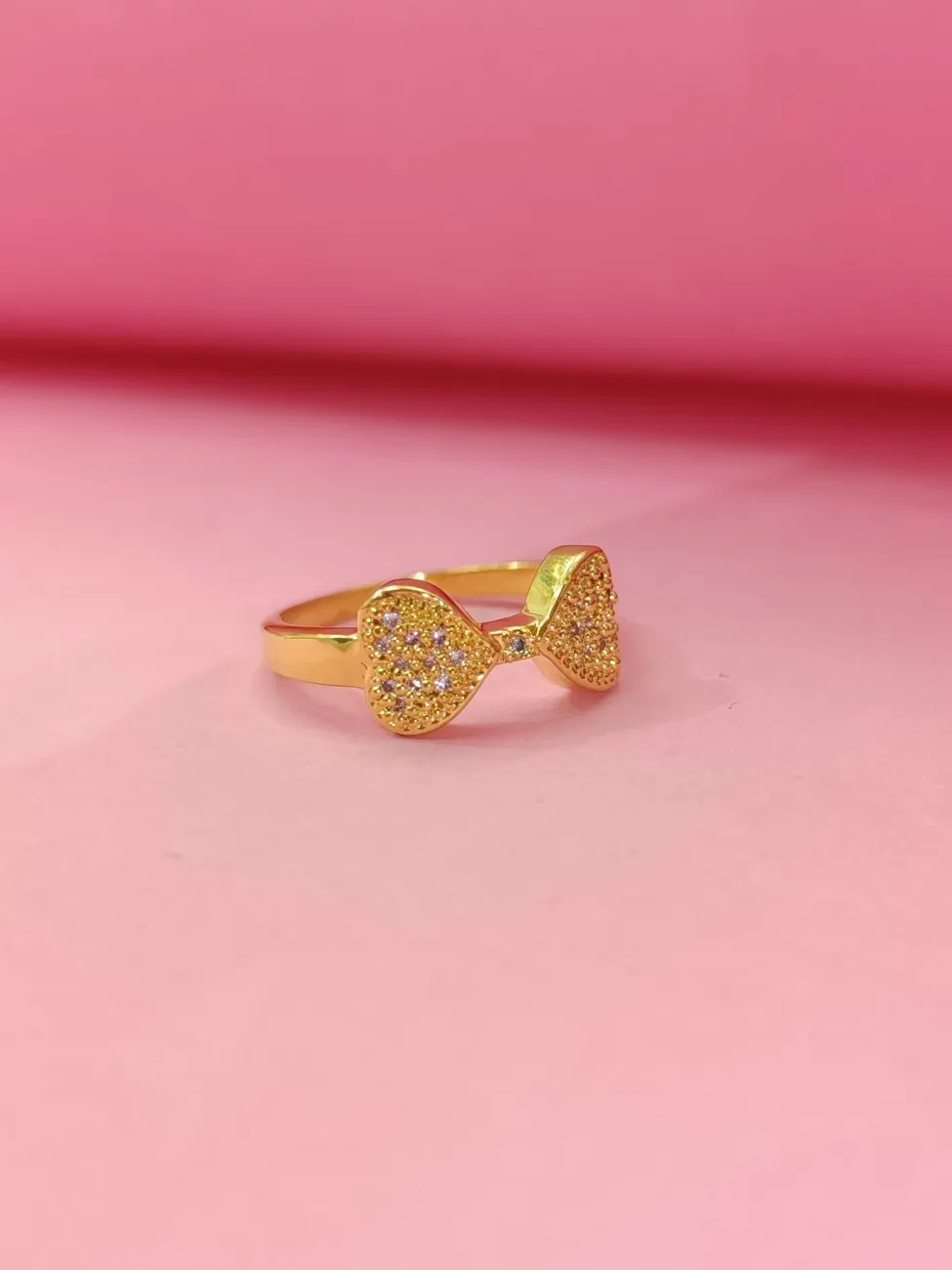 Nimoraa Dainty Bow Sparkle Gold Ring