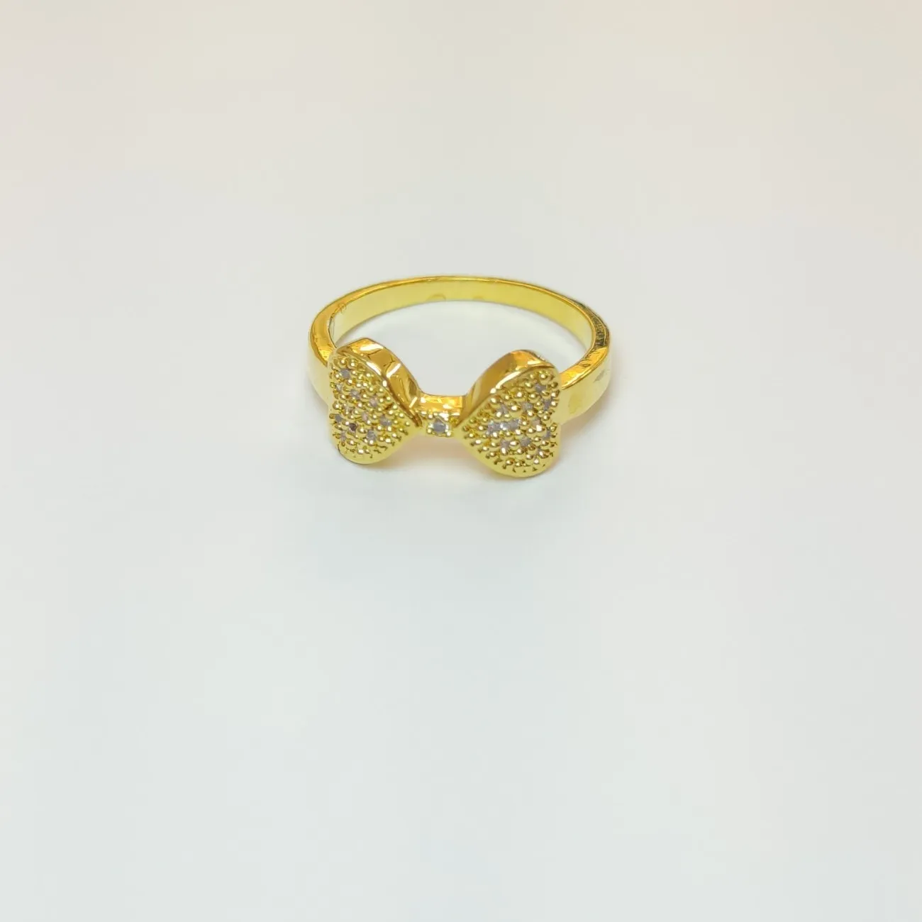 Nimoraa Dainty Bow Sparkle Gold Ring