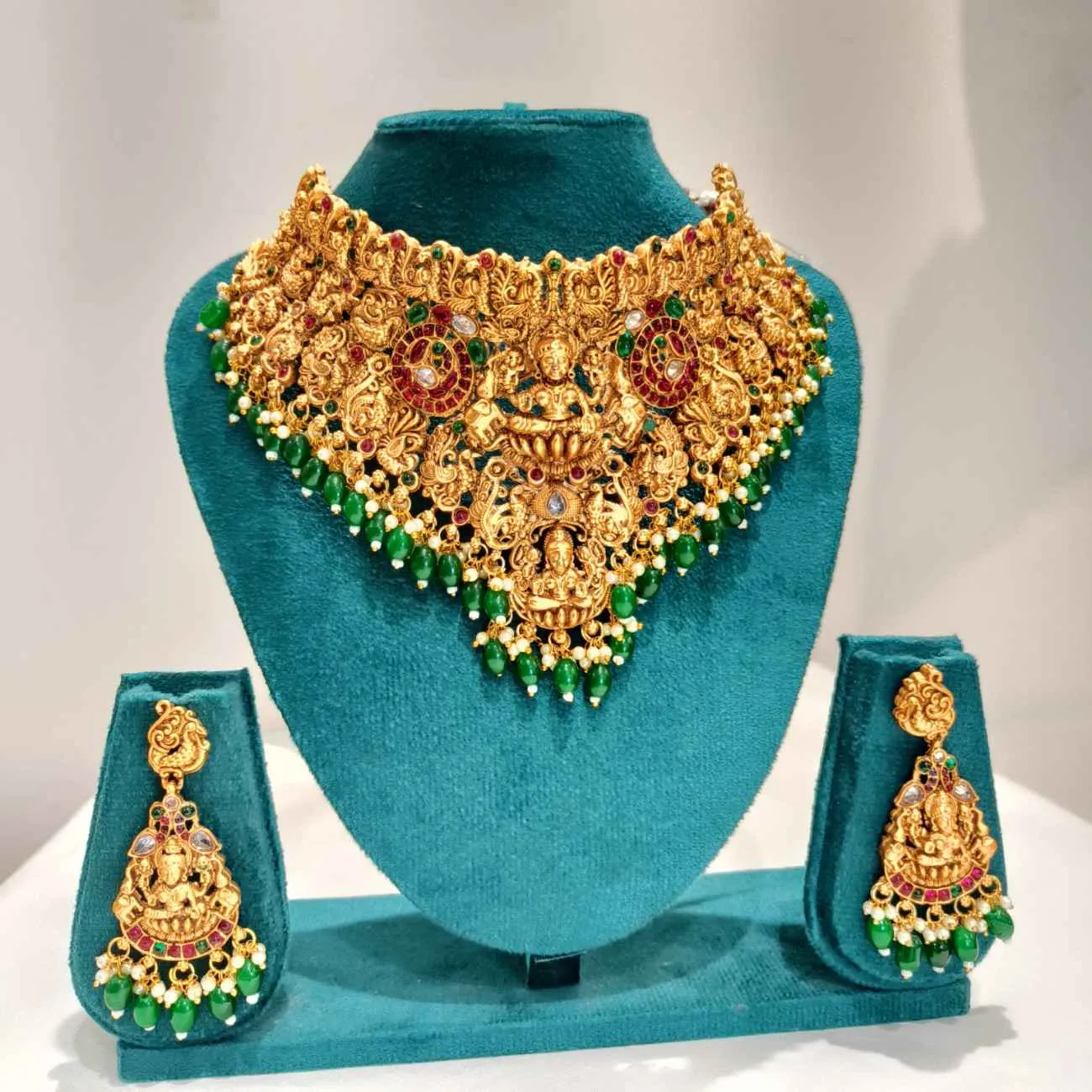 Sri Varnika Temple Bridal Necklace Set