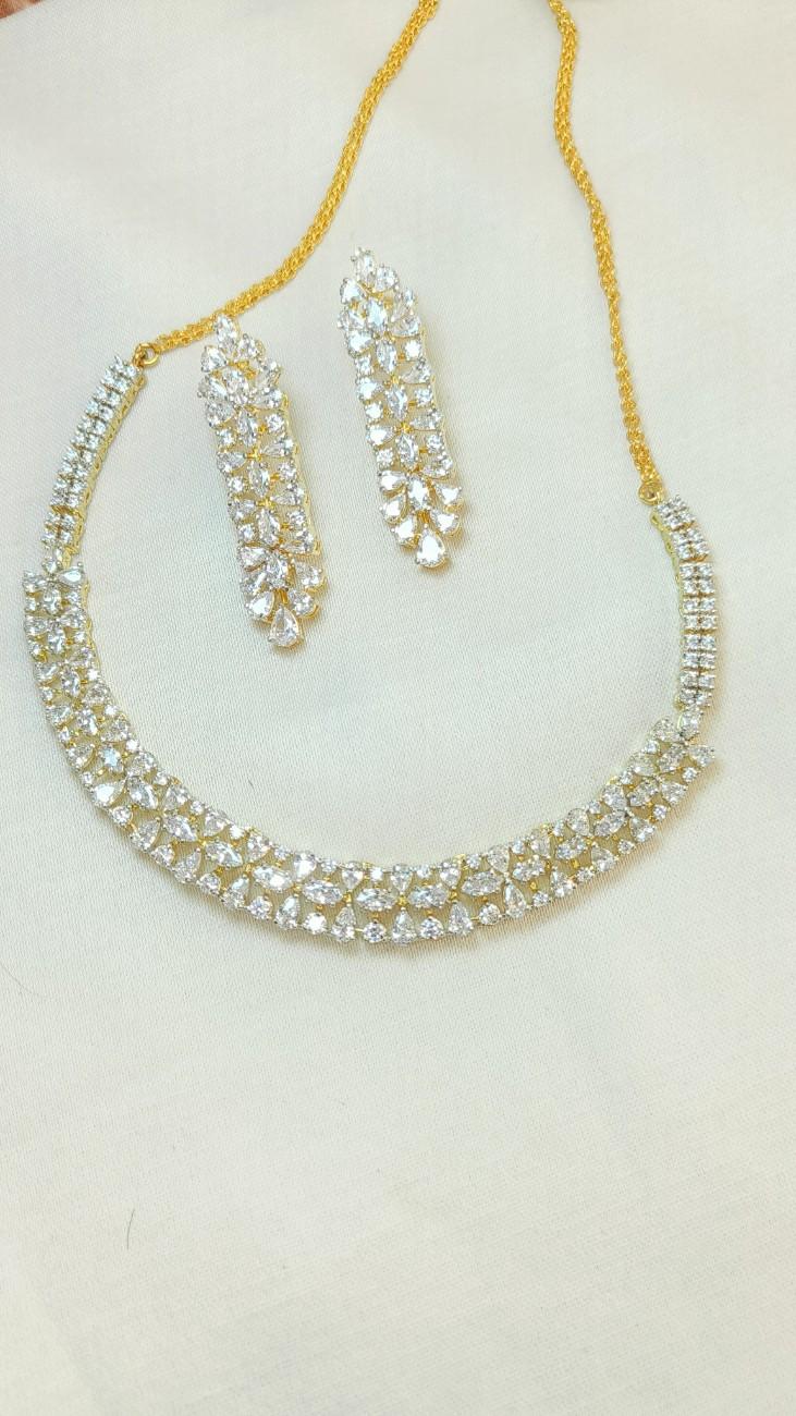 Nimoraa Luxe Diamond Necklace Set