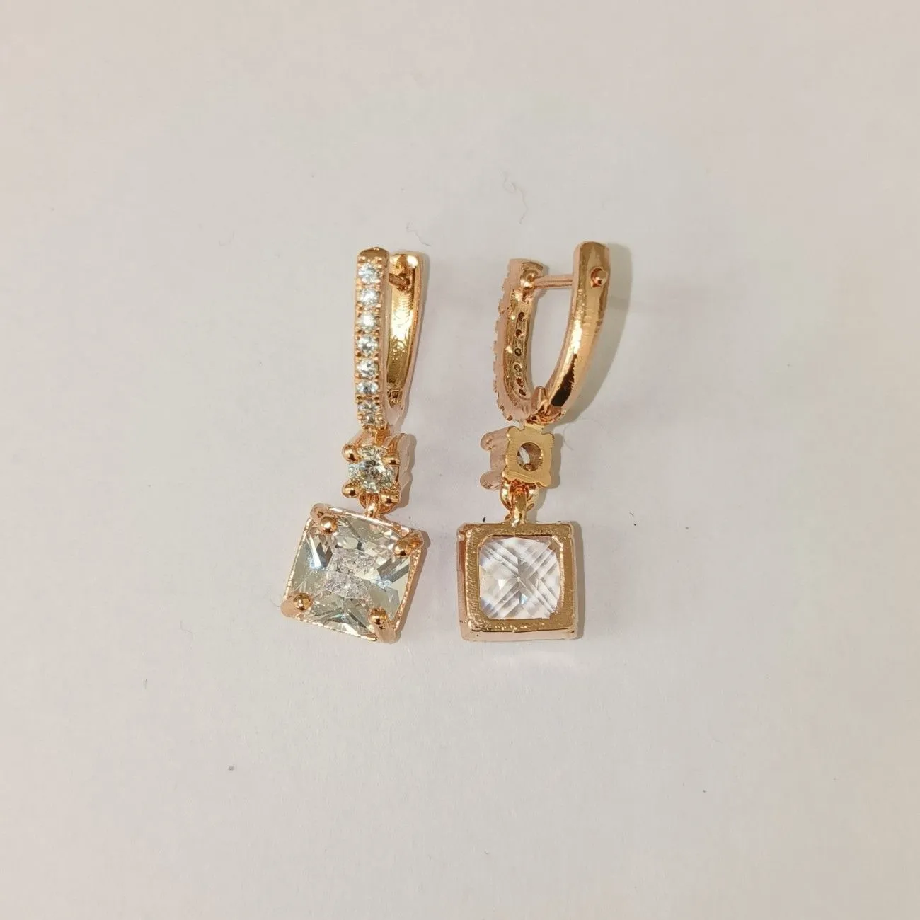 Nimoraa Rosegold luxe White Drop Earrings