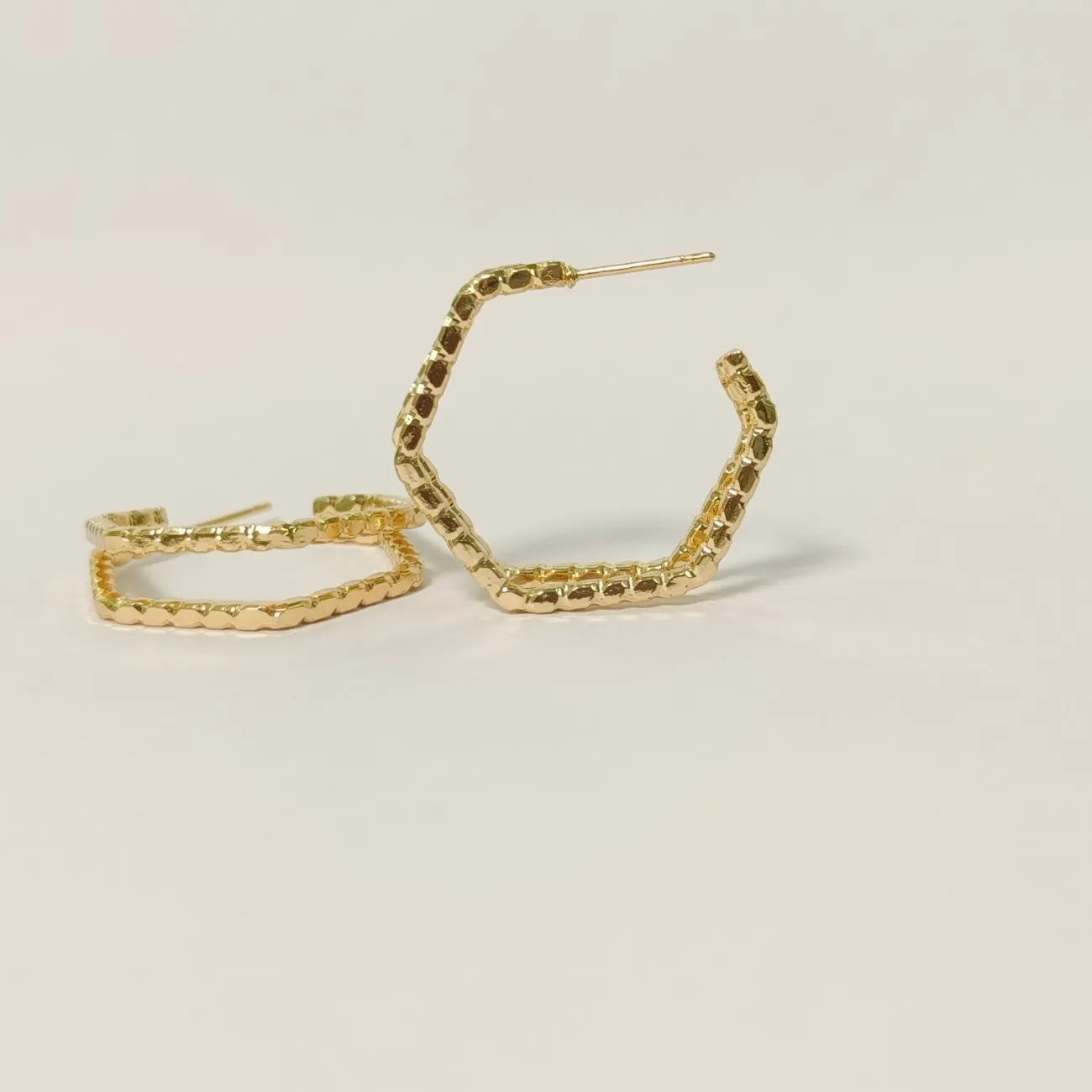 Nimoraa HexaGlow Textured Gold Hoops