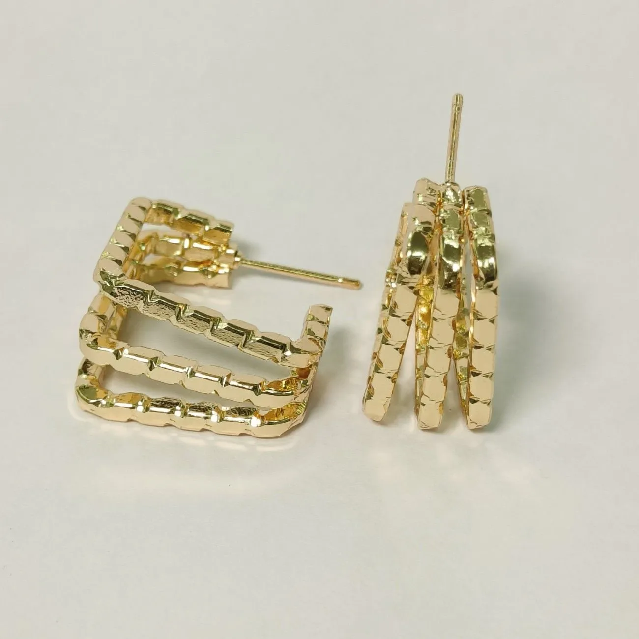 Nimoraa Textured Square Half Hoop Earrings
